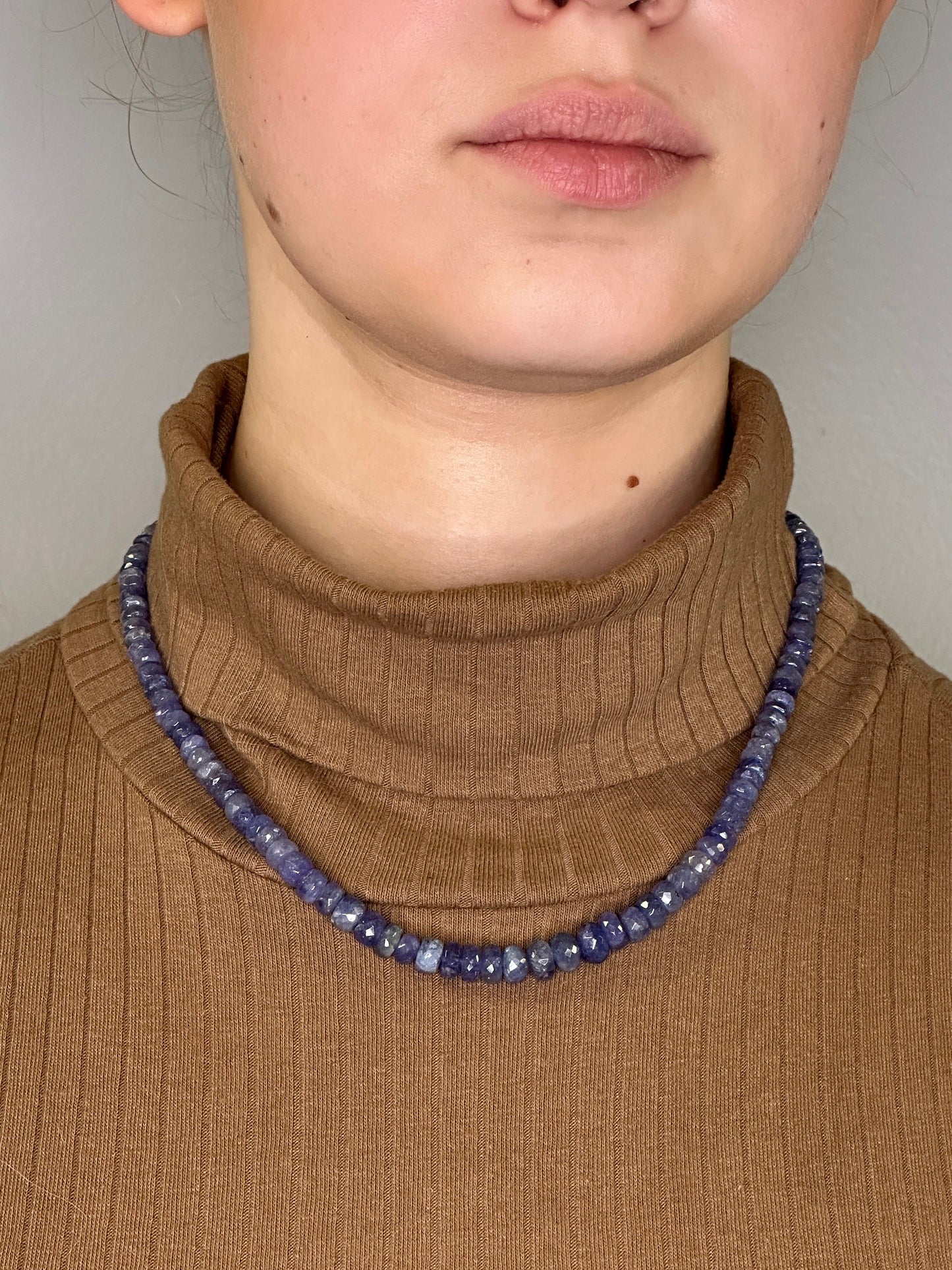 Vintage DTR Sterling Silver Opaque Tanzanite Faceted Necklace