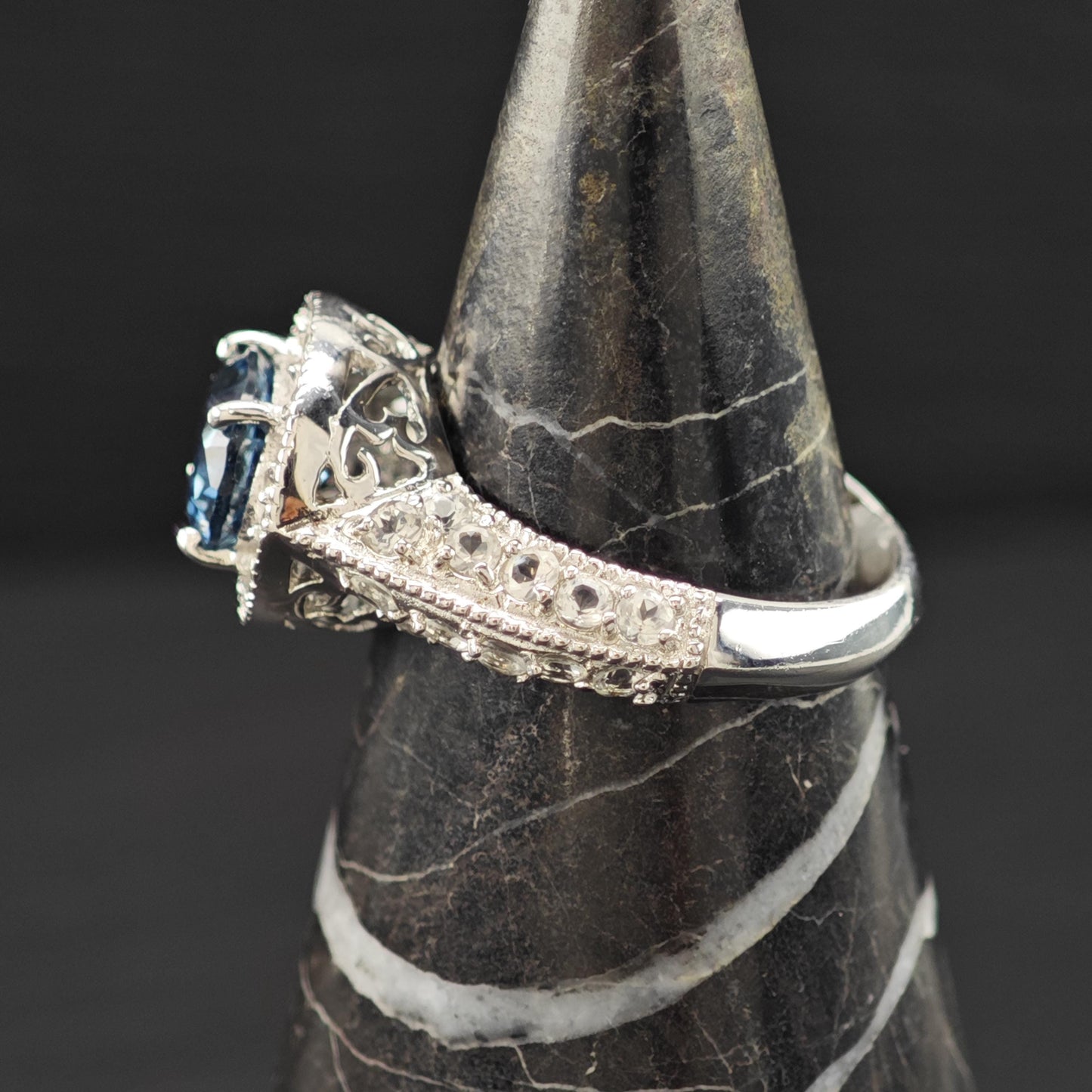 Lab London Blue Topaz Ring Sterling Silver Sz 7 1/2 R6124