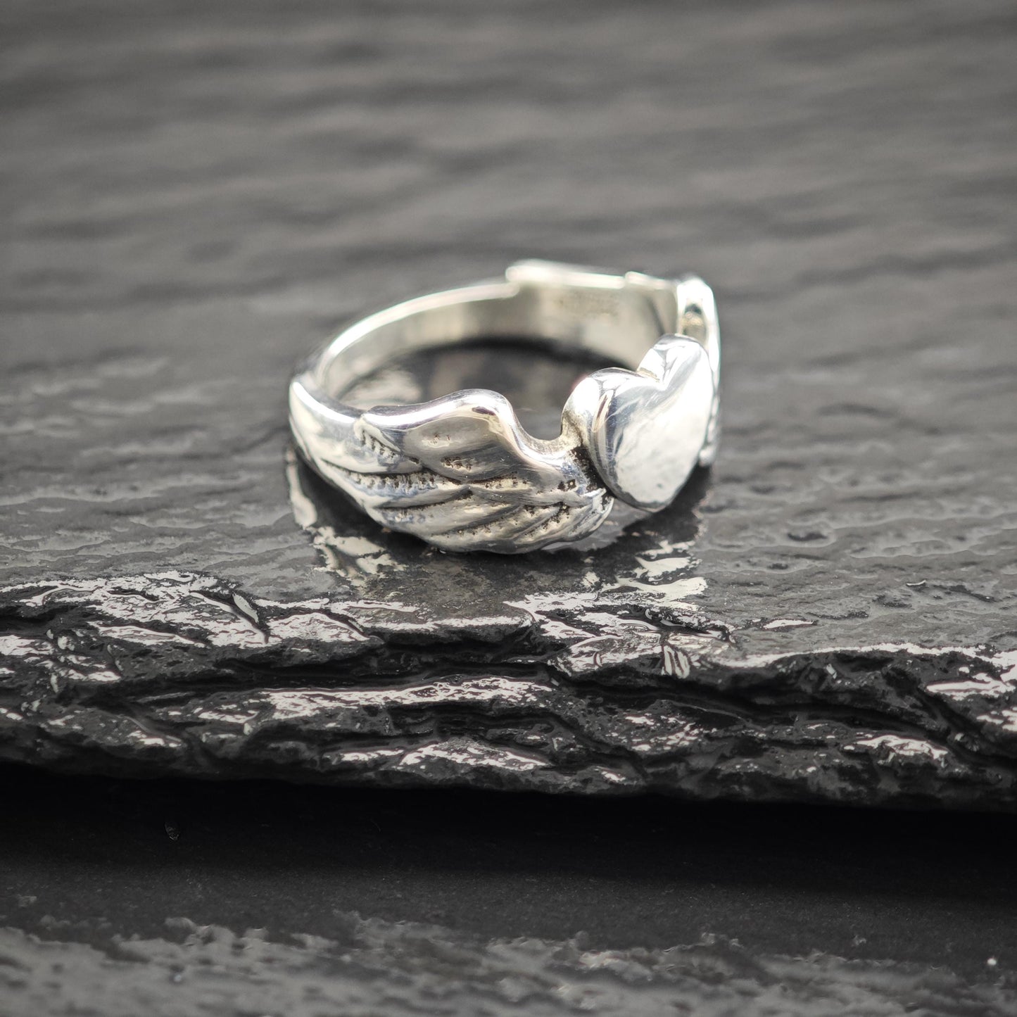 Retired James Avery Let Love Soar Ring