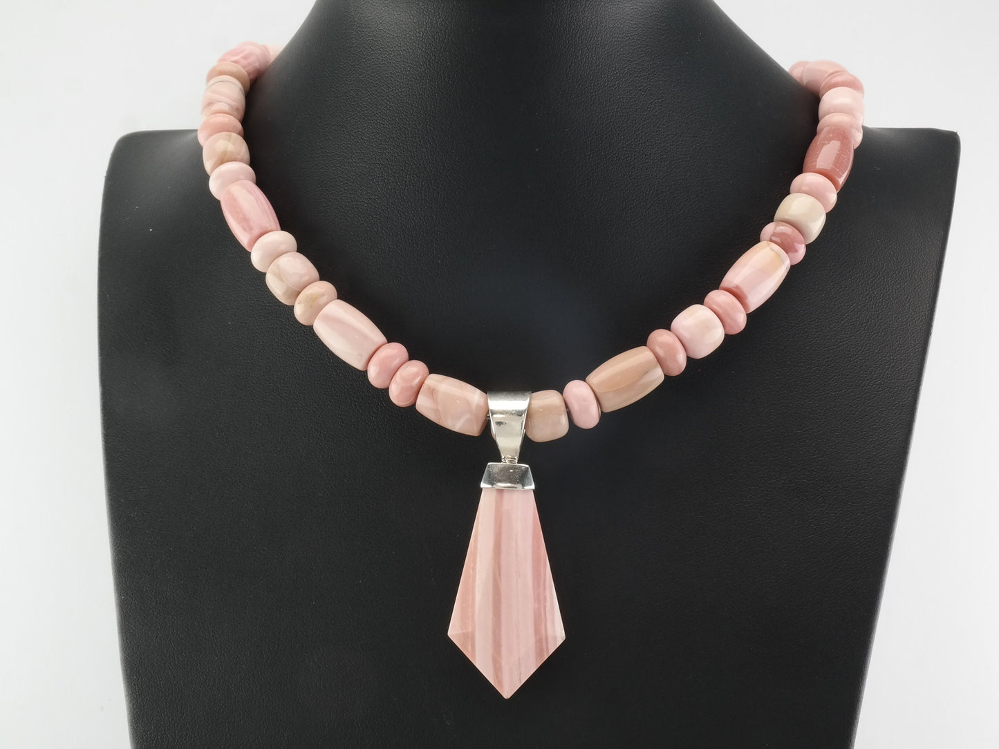 Vintage DTR Sterling Silver Pink Agate Beaded Necklace