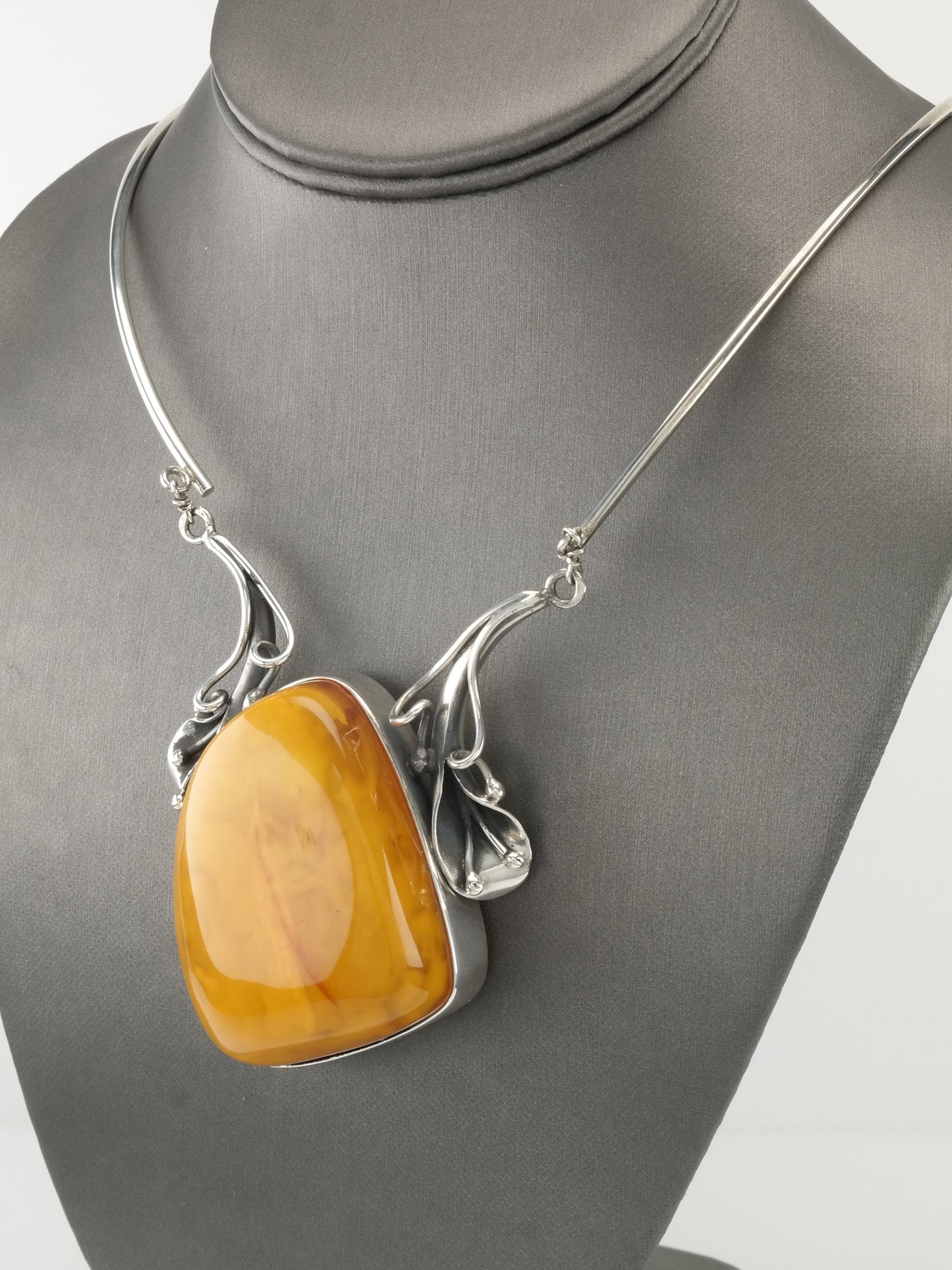 Vintage European Sterling Silver Yellow Amber Floral Necklace Choker