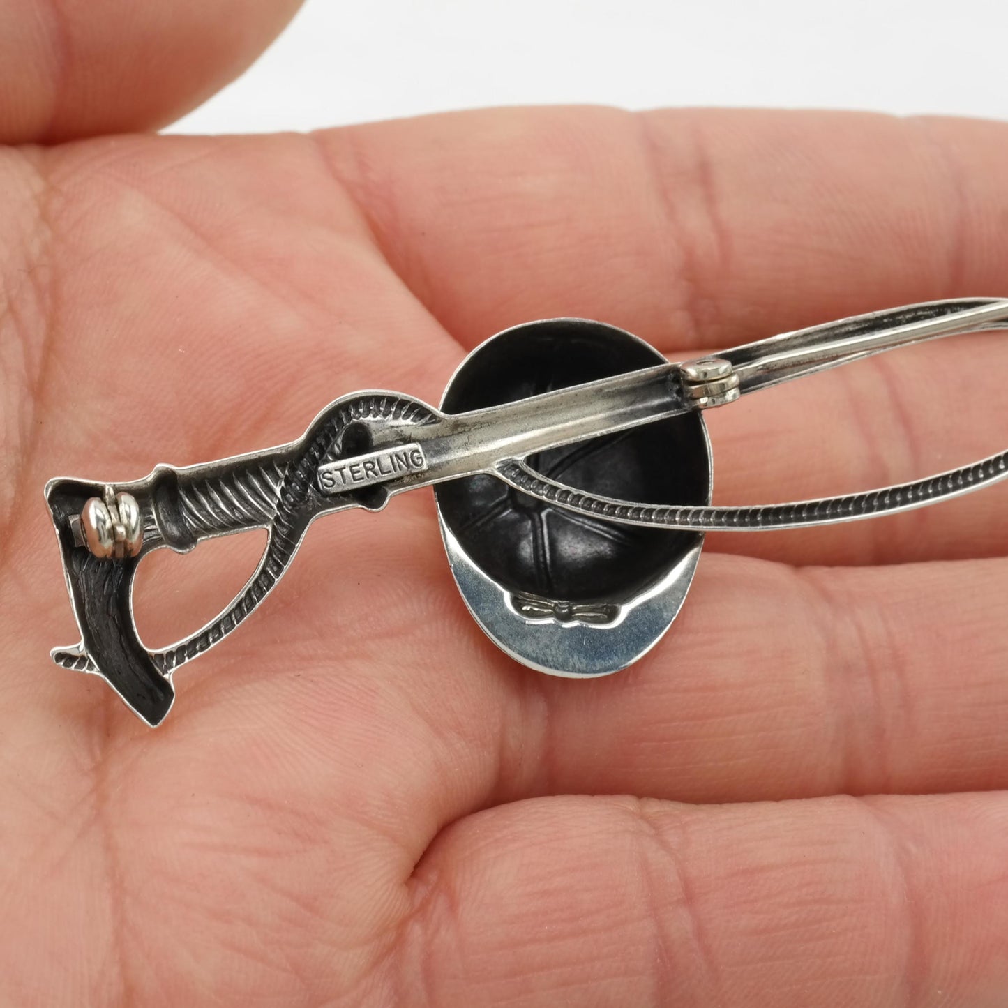 Equestrian Sterling Silver Brooch Jockey Hat Whip B1972