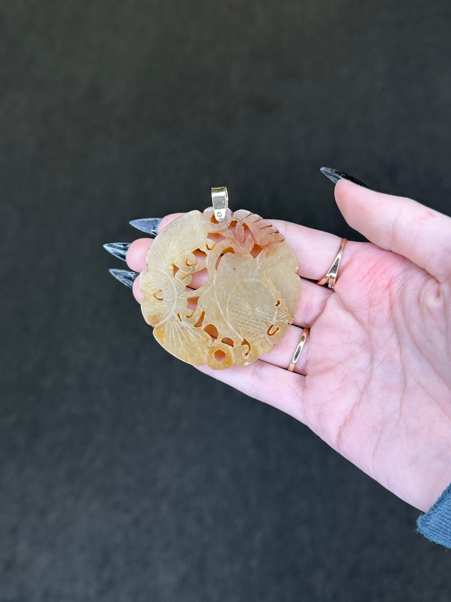 Vintage Carved Hardstone Chinese 14K Gold Pendant