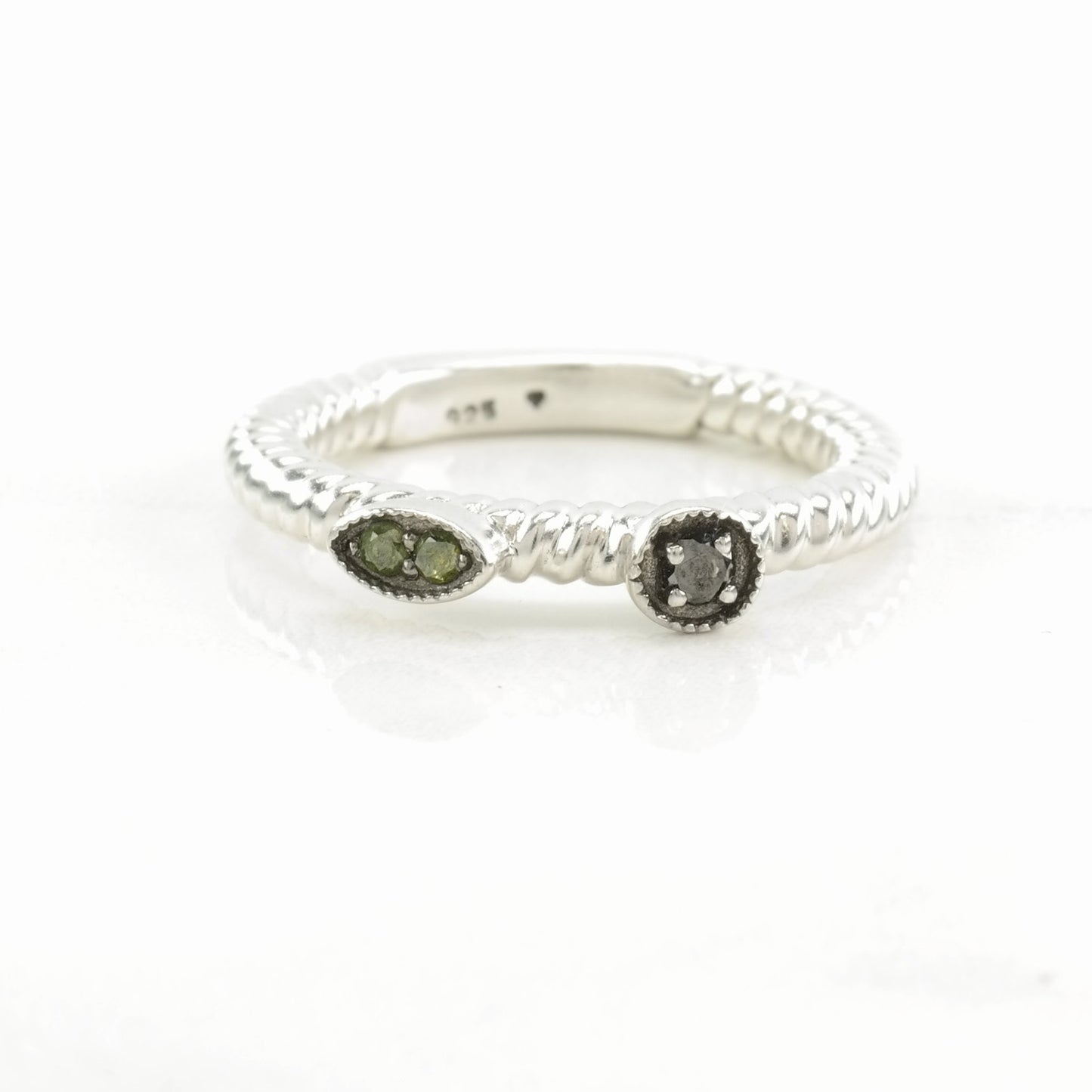 Vintage Sterling Silver Ring Black Diamond Green Diamond Size 7 1/4