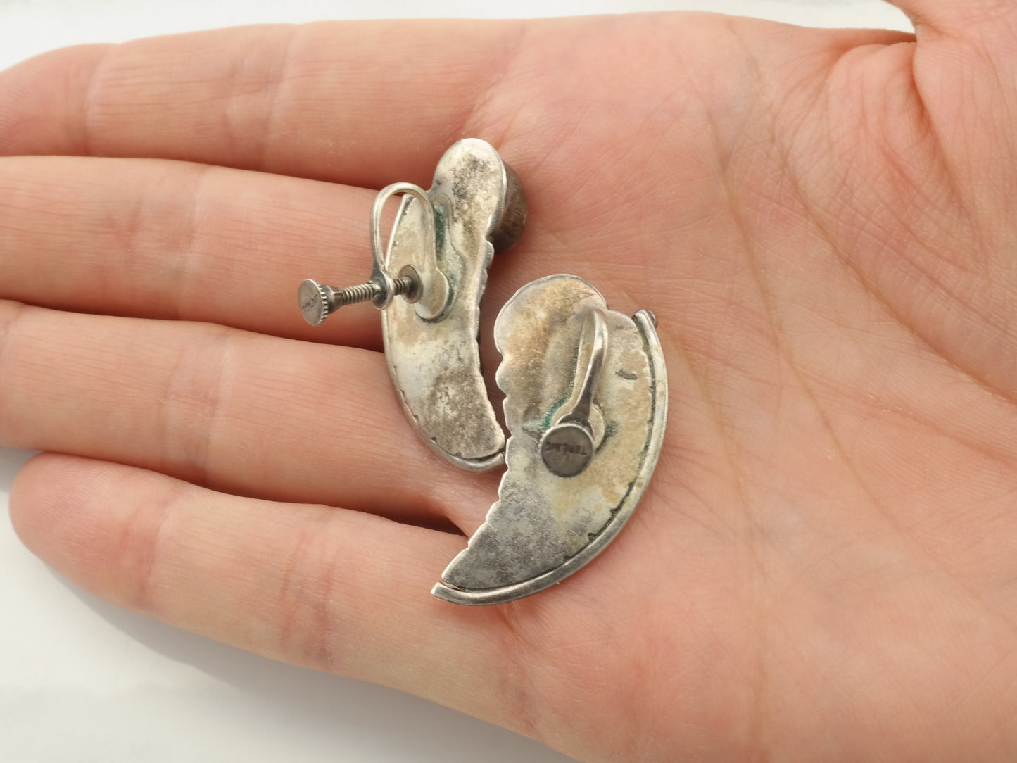 Native American Spiderweb Turquoise Claw Design Sterling Silver Earrings Screwback