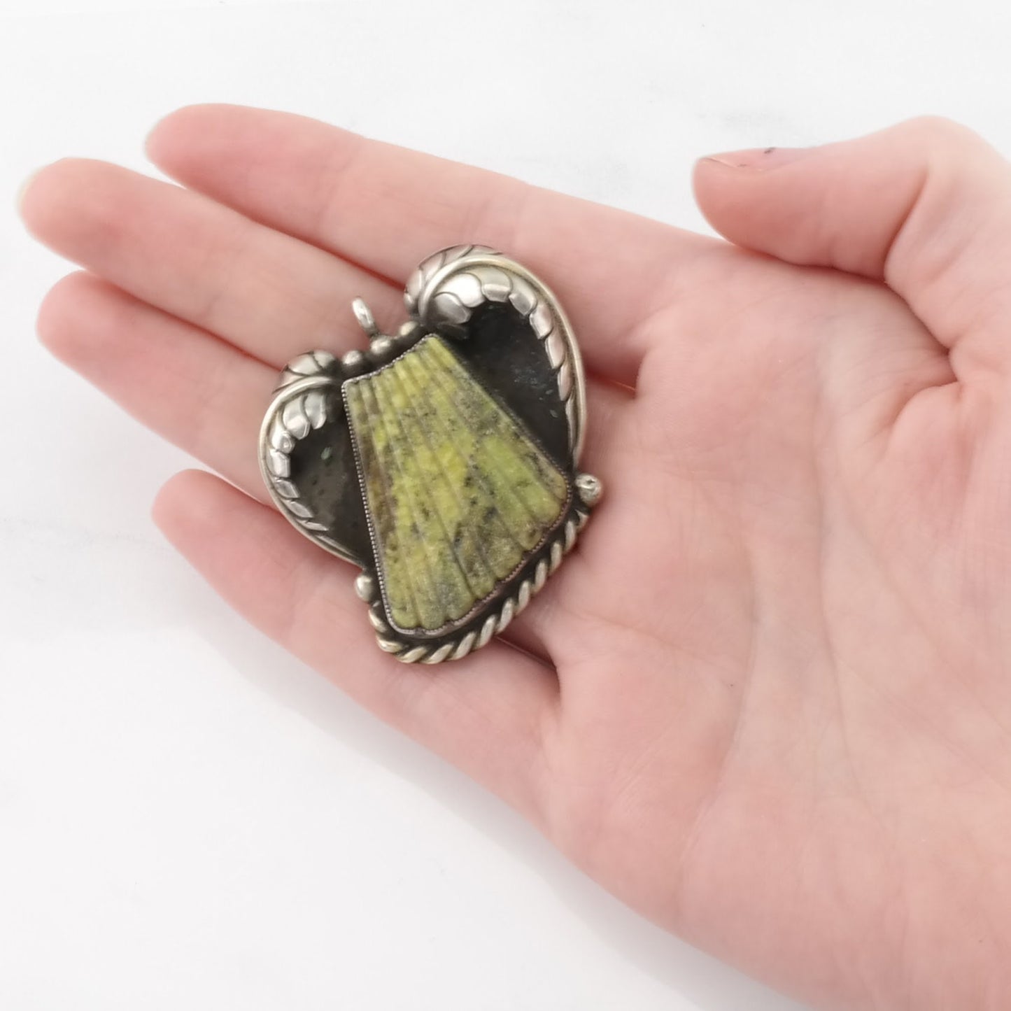 Vintage Native American Green Gemstone Leaf Sterling Silver Pendant