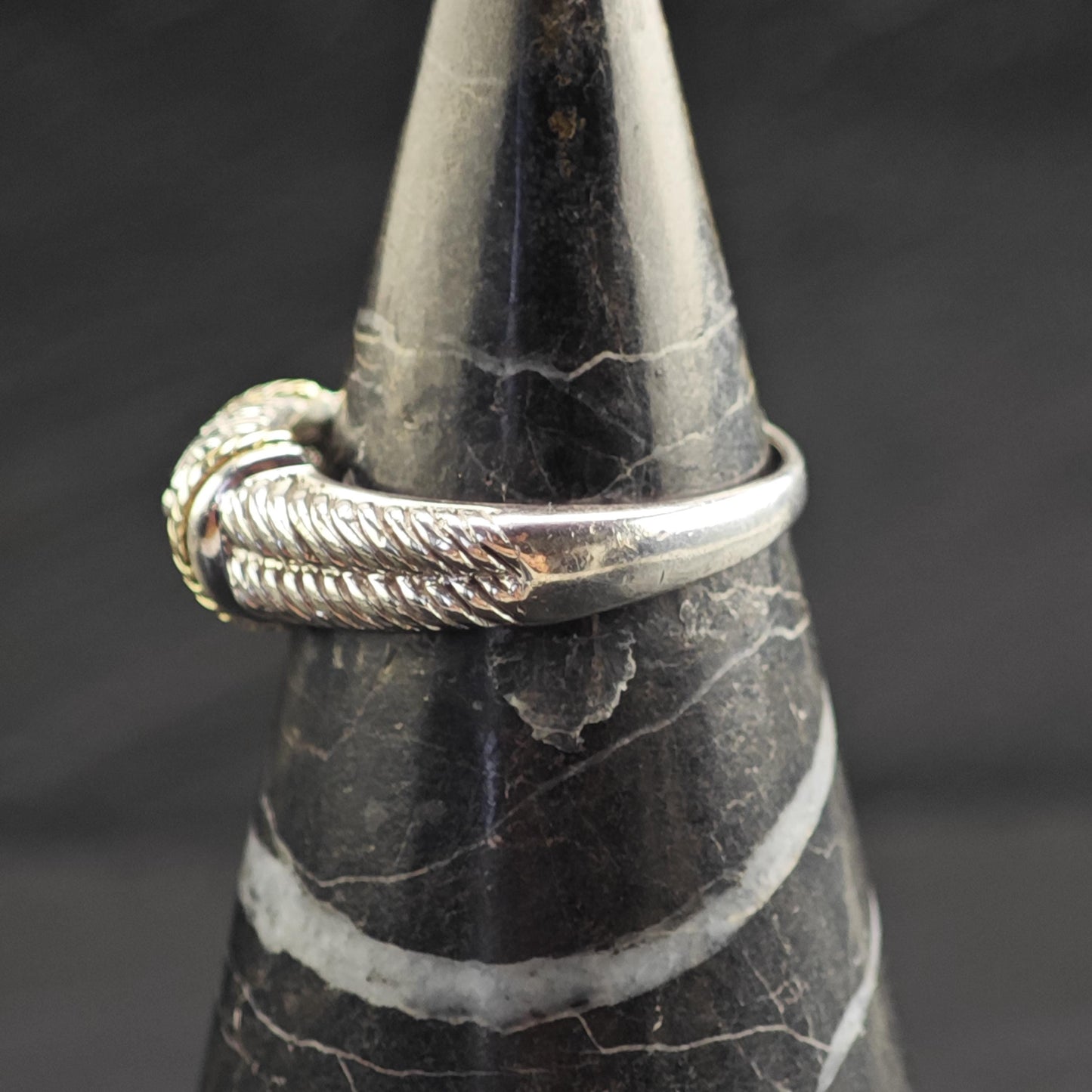 14K Gold Accent Band Sterling Silver Ring Sz 7 R6741
