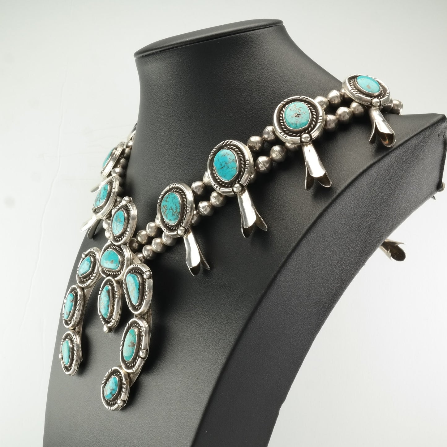 Vintage Native American Sterling Silver Blue Turquoise Necklace Squash Blossom