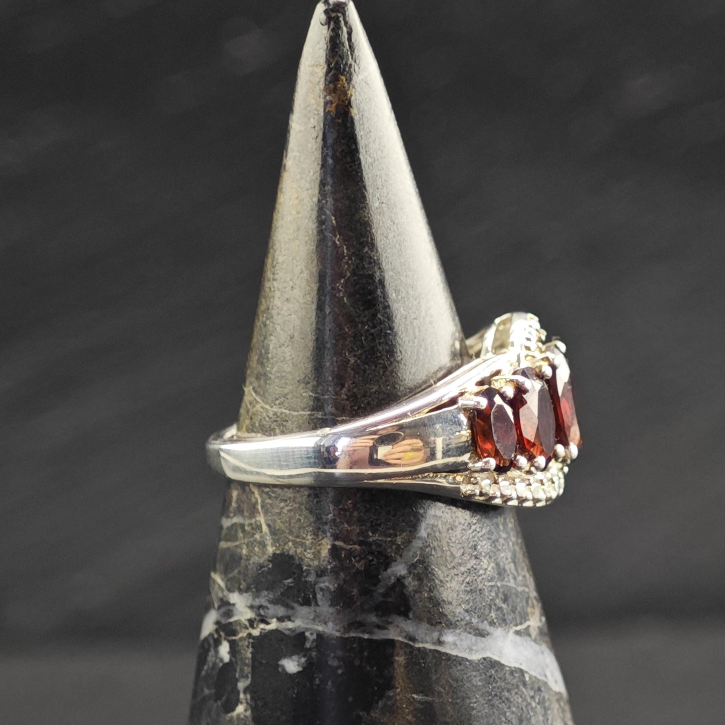 Red Garnet Band Sterling Silver Ring Sz 5 R6739