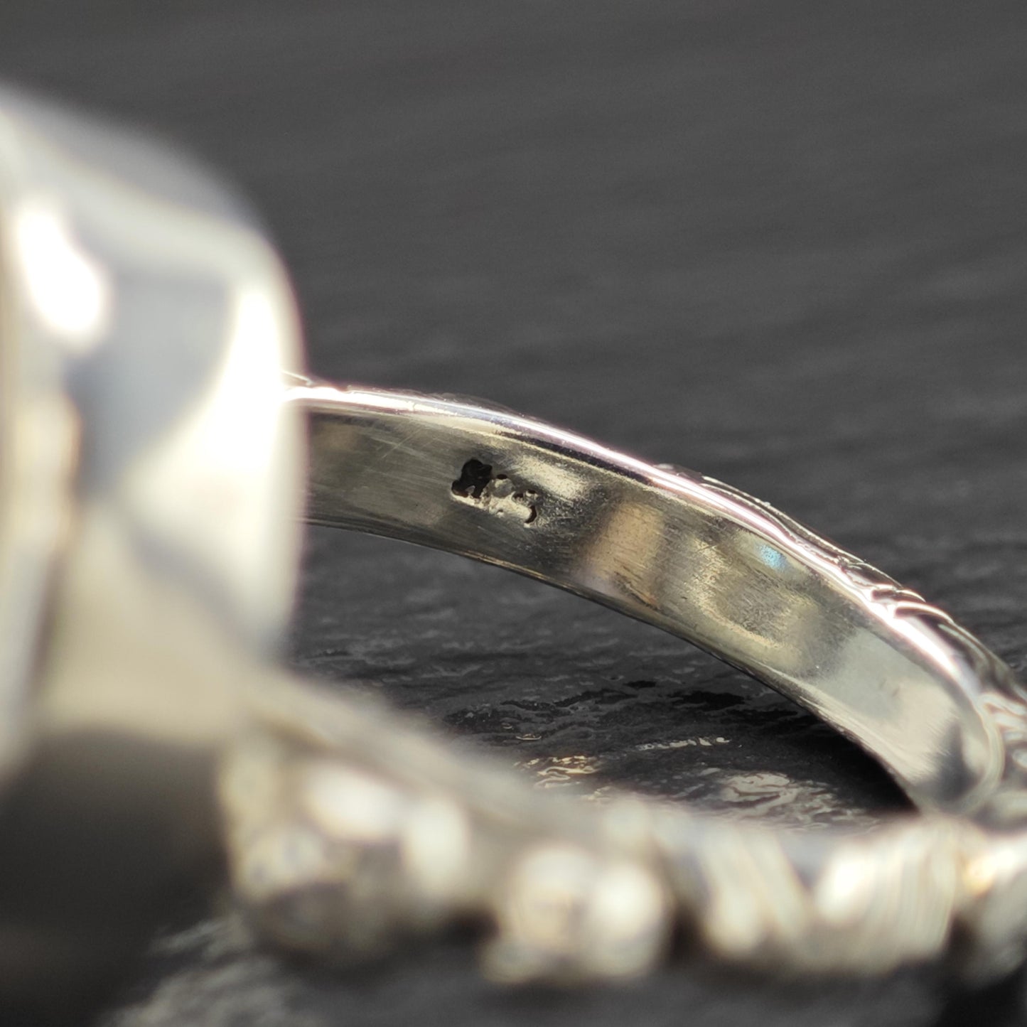 Topaz and Mother of Pearl Ring: Sterling Silver Size 7 3/4 R6013
