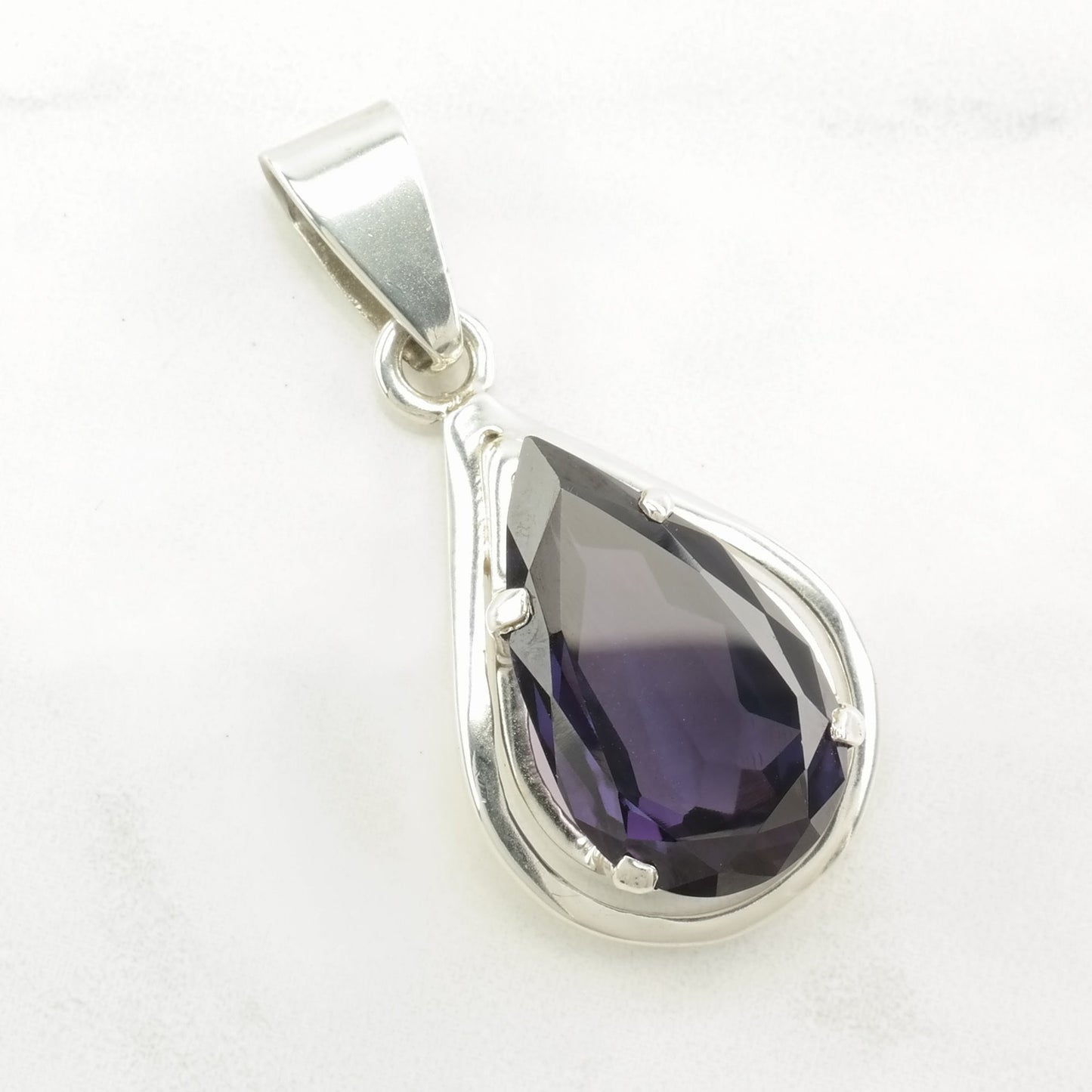 Mexican Color Change Corundum Sterling Silver Pendant P2306