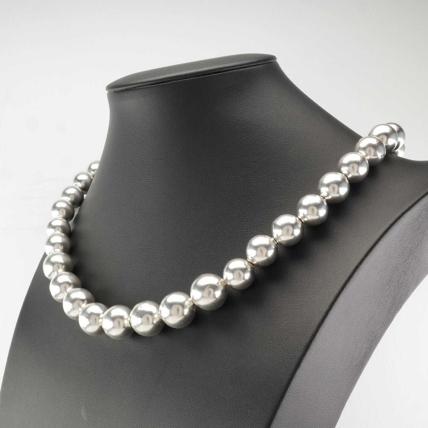 Vintage Southwest Sterling Silver 14 - 10mm Graduating Bead Necklace