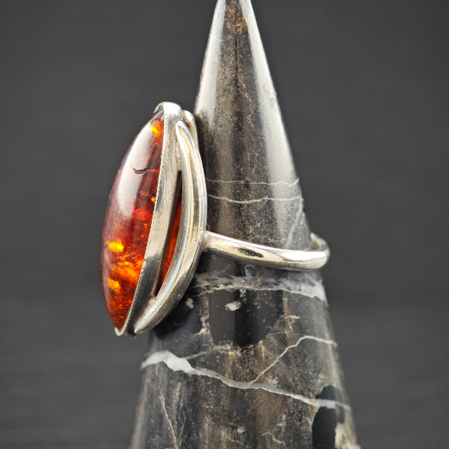 European Oval Amber Ring Sterling Silver Sz 8 R6256