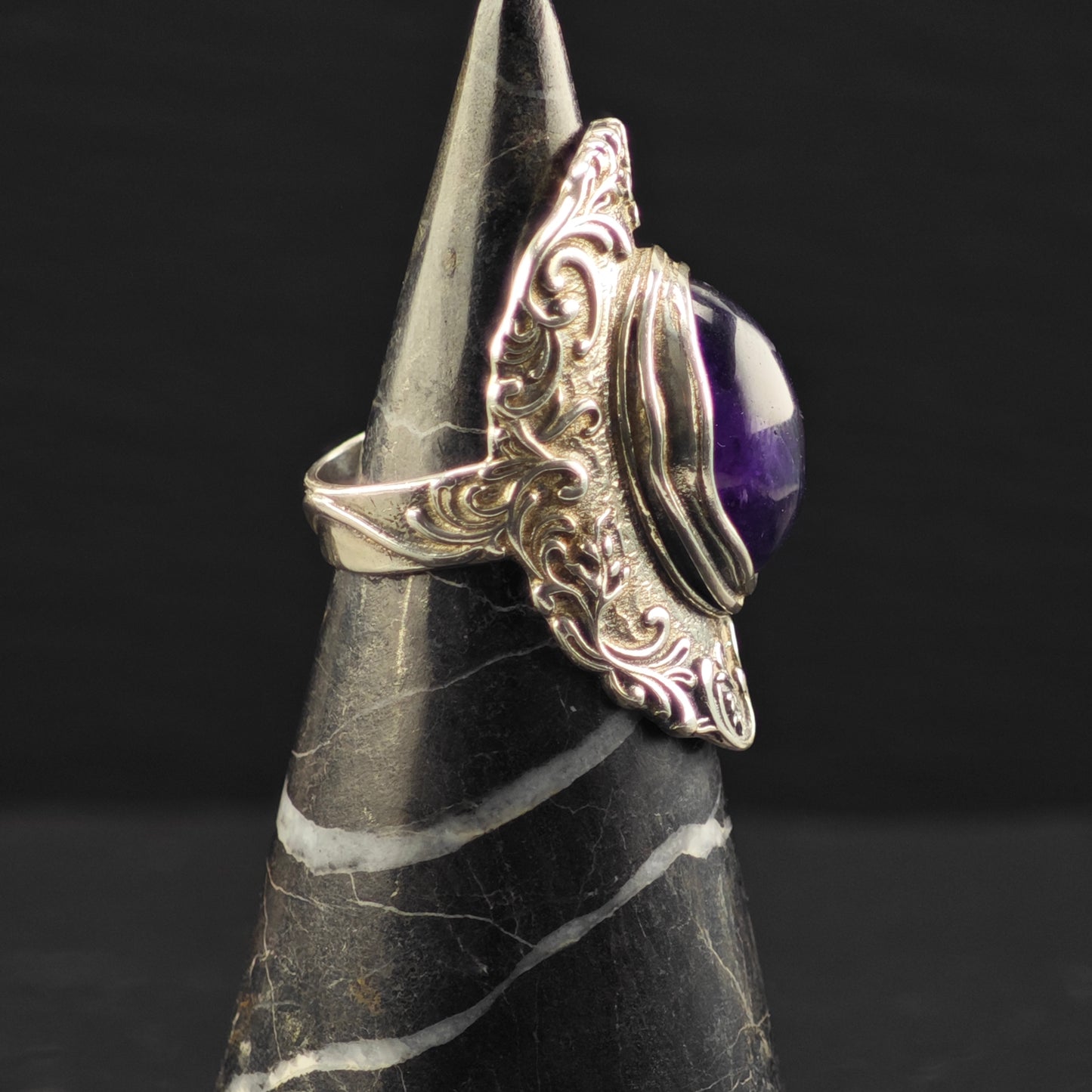 Israel PZ Amethyst Cabochon, Filigree Ring Sterling Silver Sz 7 R6370