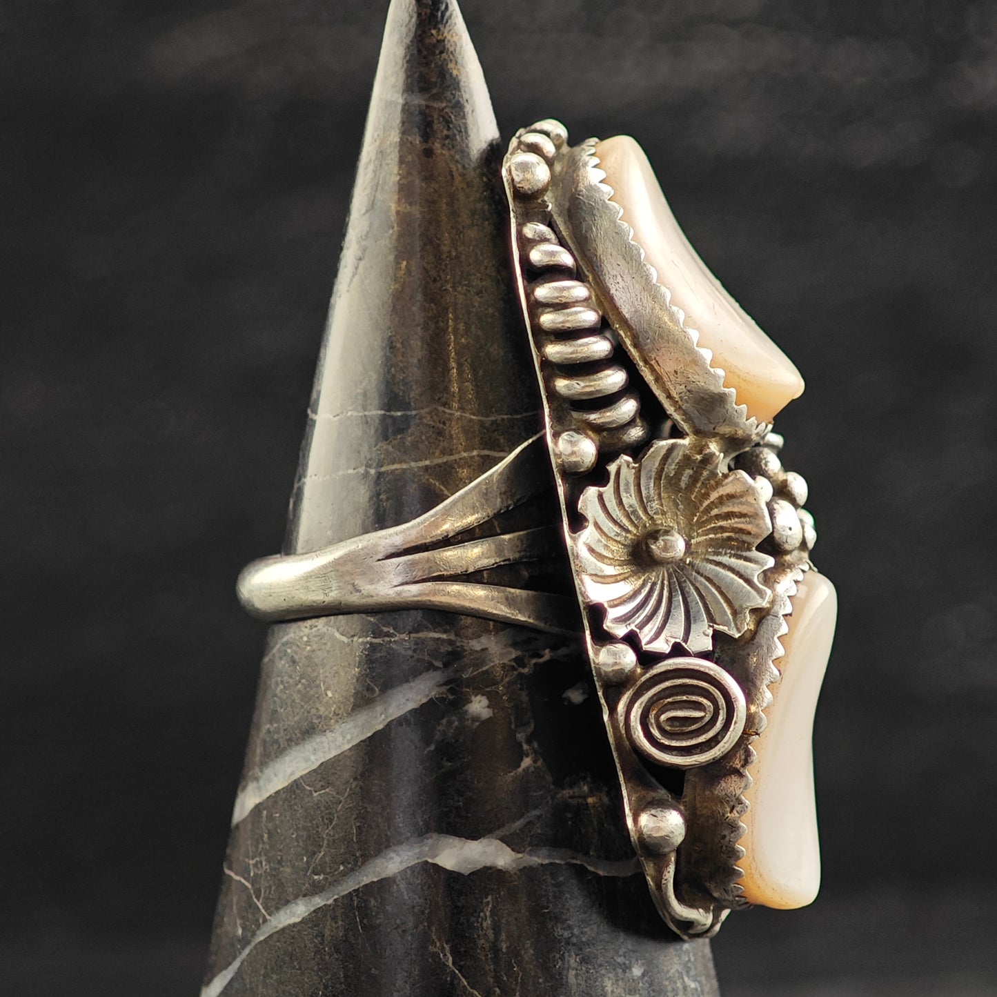 Native American Large MOP Floral Sterling Silver Ring Sz 8 1/4 R6540