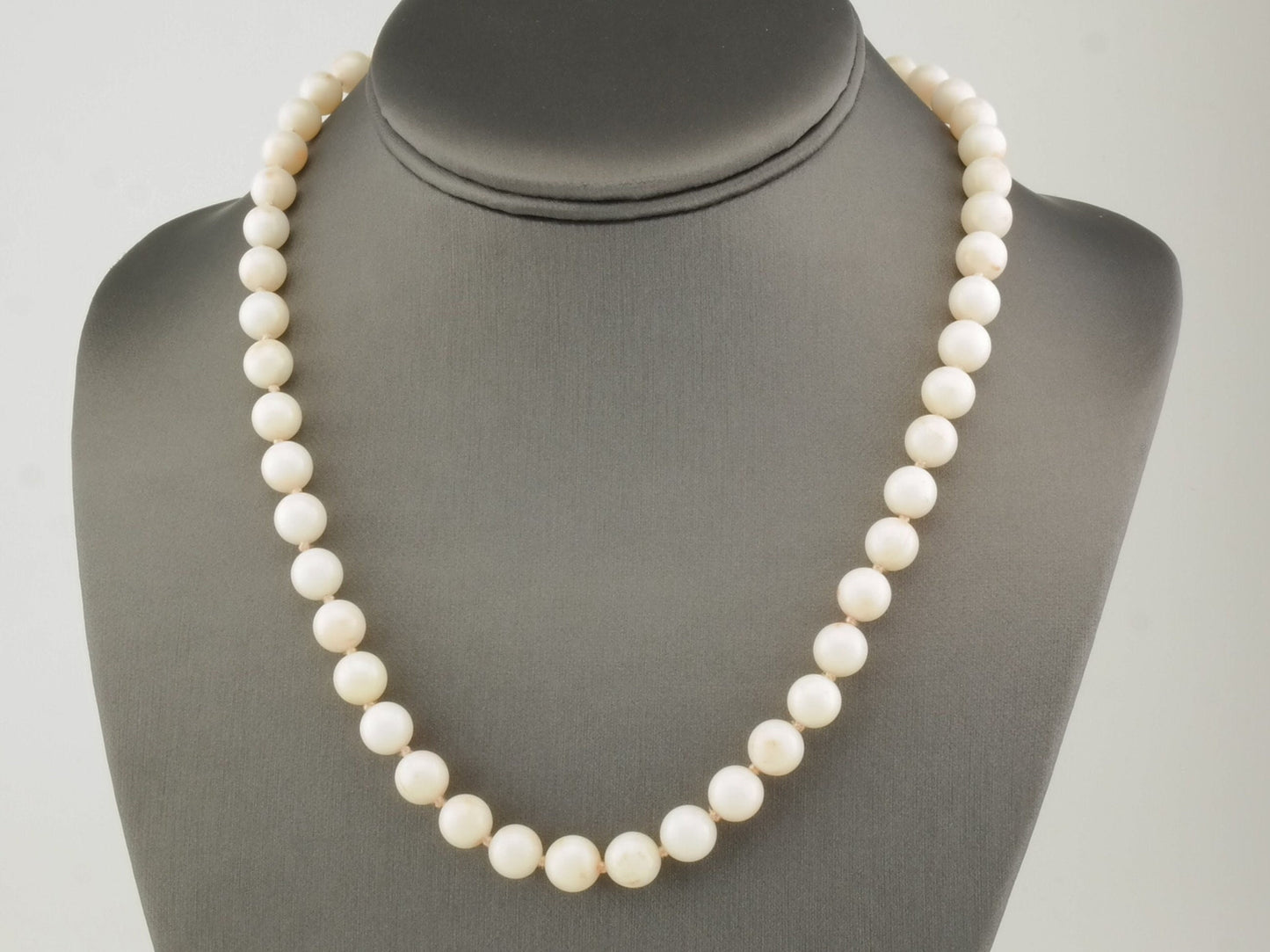 Vintage 14k Gold Angel skin coral Necklace