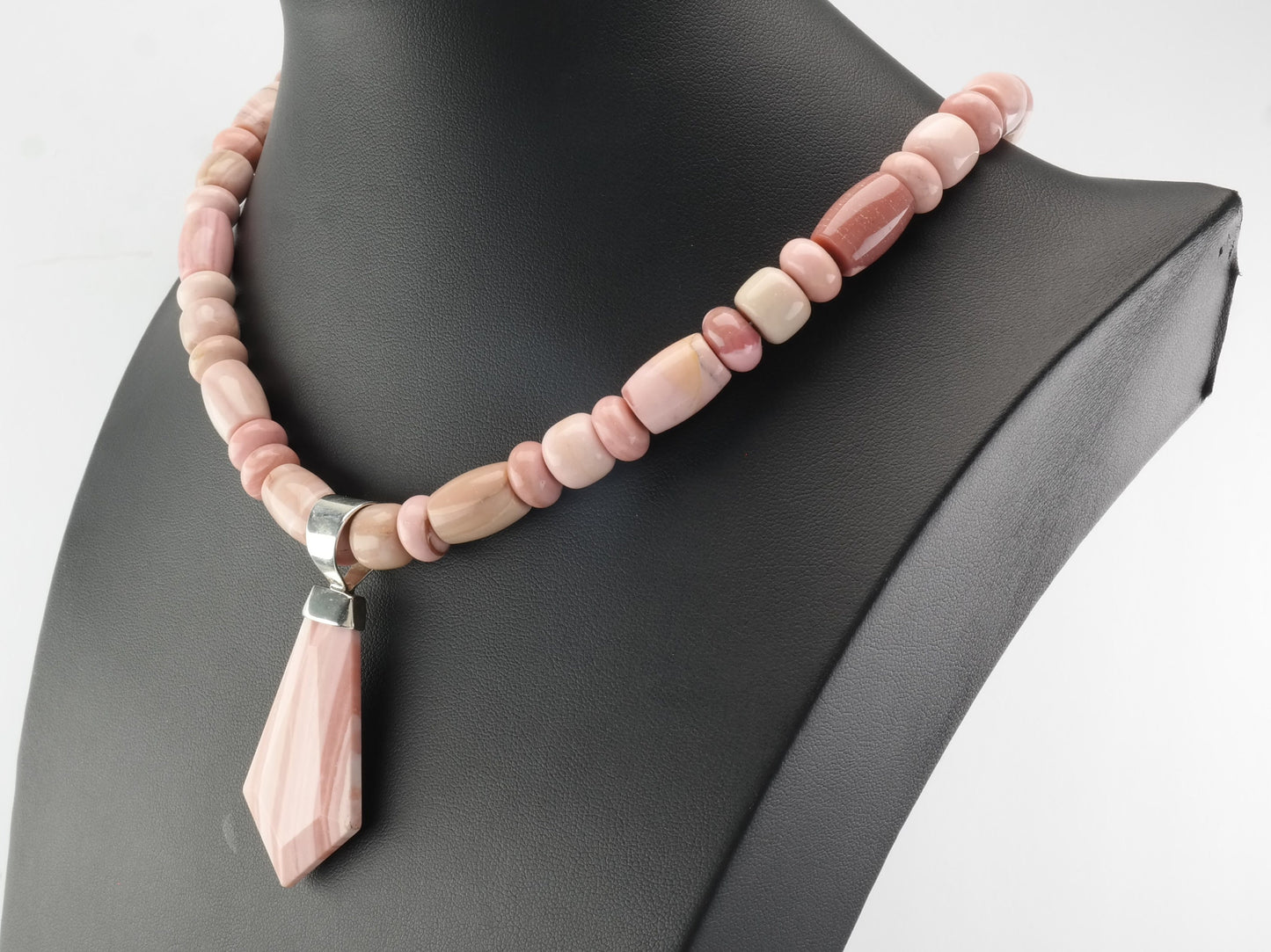Vintage DTR Sterling Silver Pink Agate Beaded Necklace