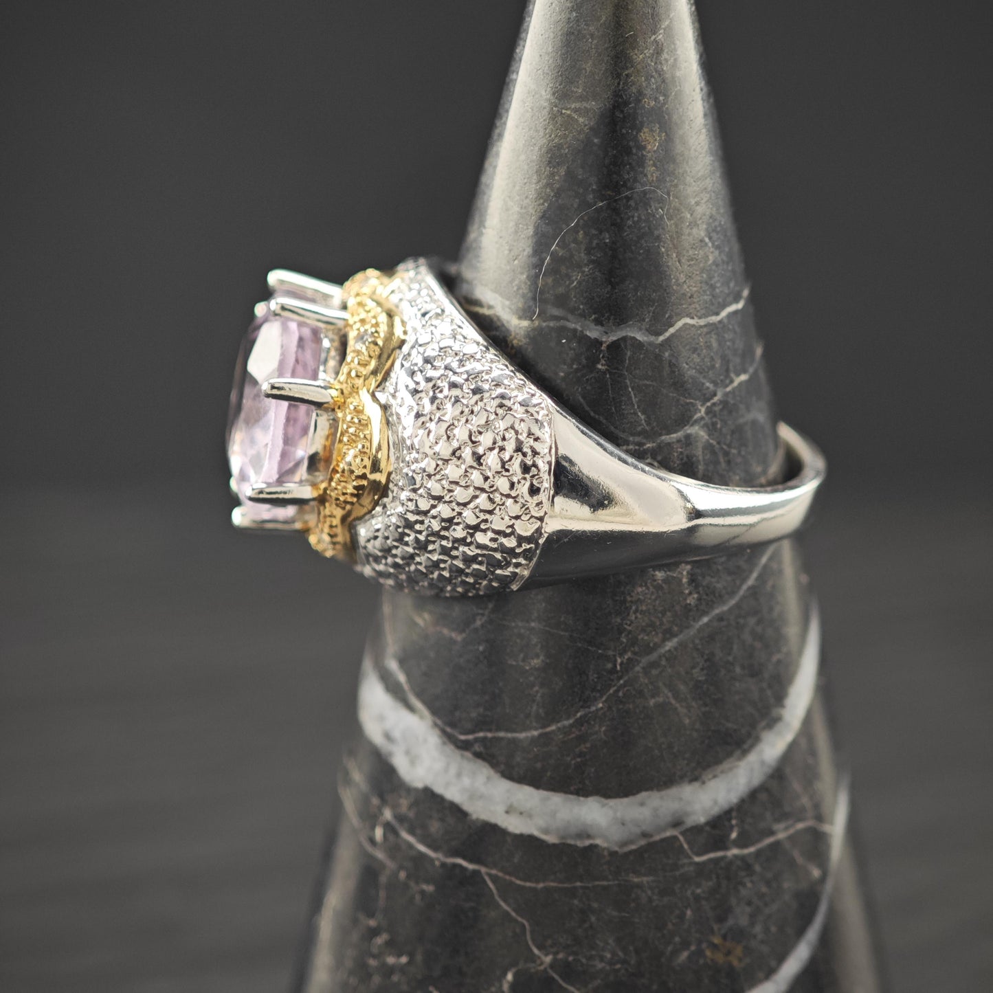 Amethyst 10K Gold Ring, Diamond Chips Two Tone Size 8 1/4