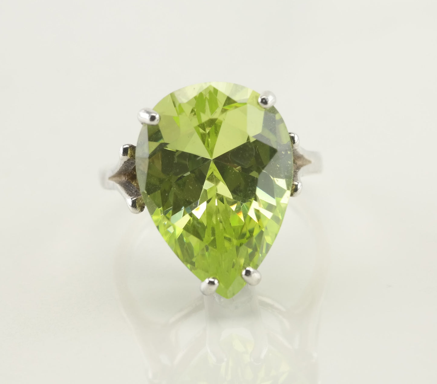 Vintage Sterling Silver Green CZ Ring Size 6 1/2