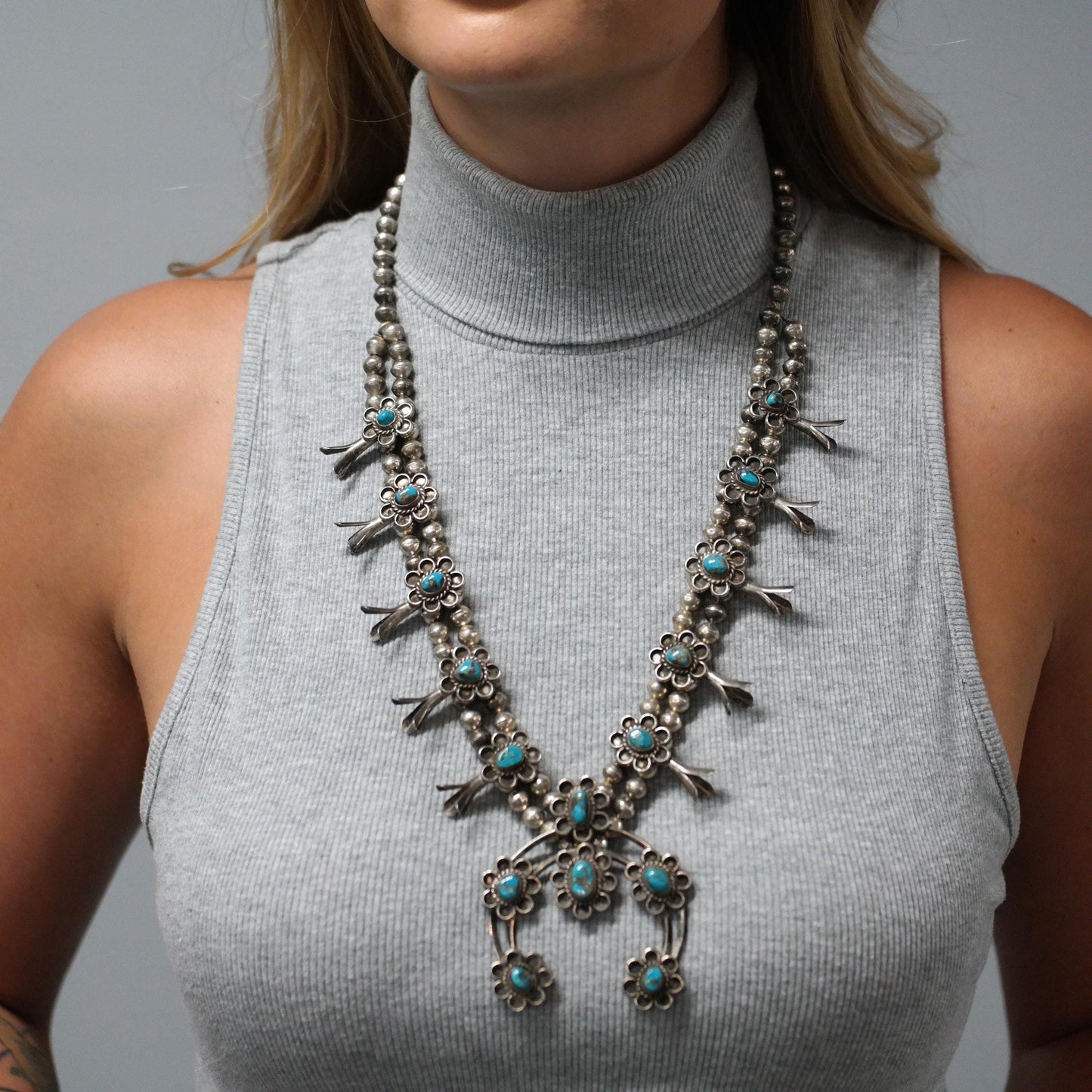 Vintage Native American Sterling Silver Blue Blue Gem, Turquoise Floral Squash Blossom Necklace