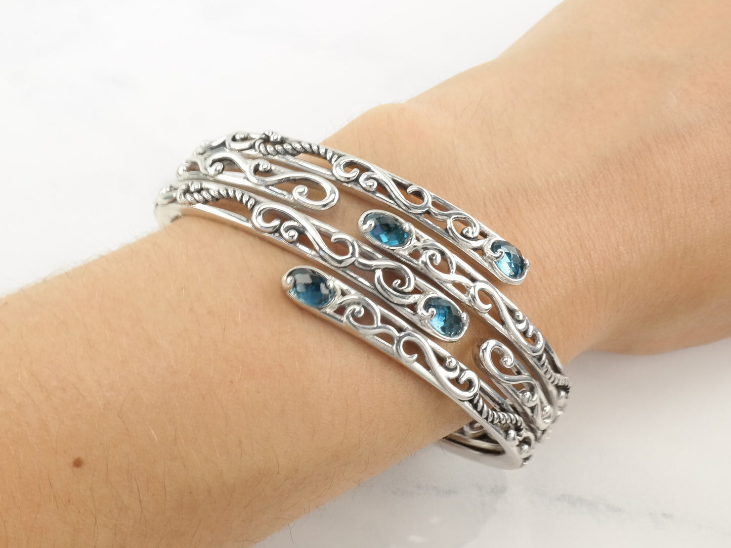 Carolyn Pollack Sterling Silver Bangle Bracelet Blue Topaz Swirl
