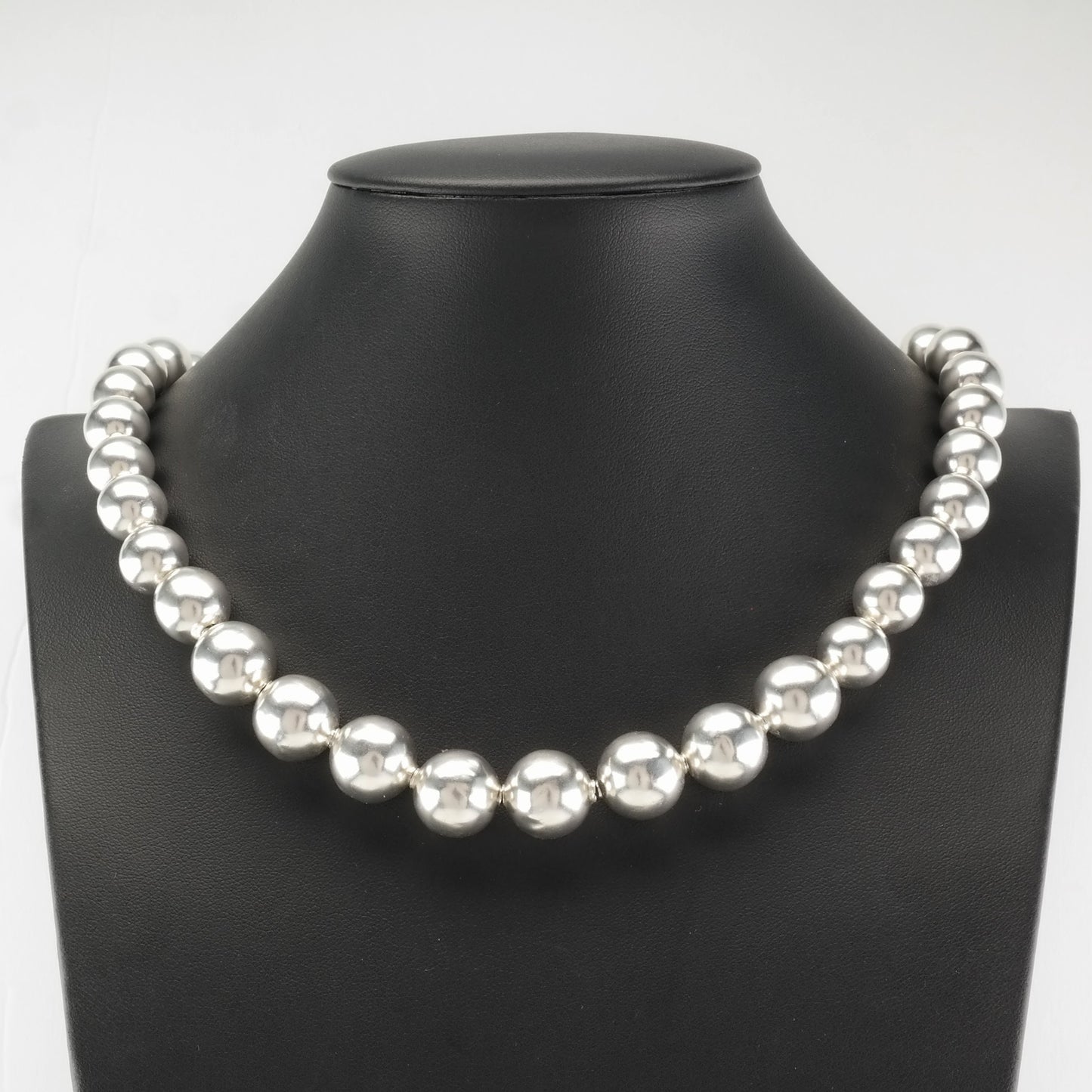 Vintage Southwest Sterling Silver 14 - 10mm Graduating Bead Necklace