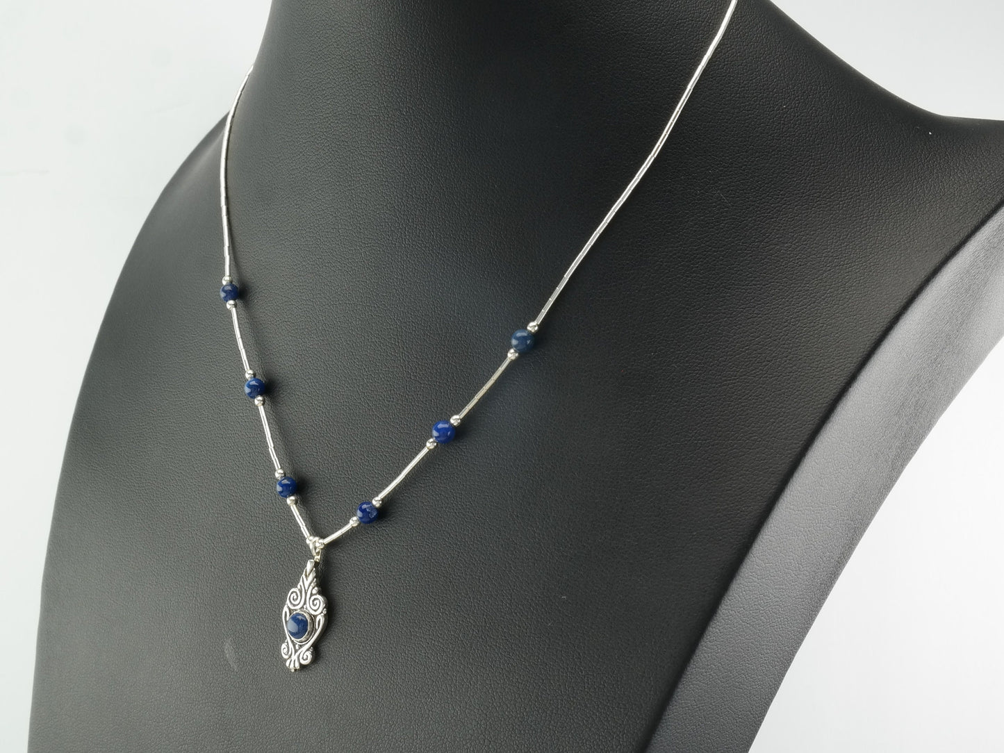Vintage Southwest Sterling Silver Blue Lapis Lazuli Beaded Necklace