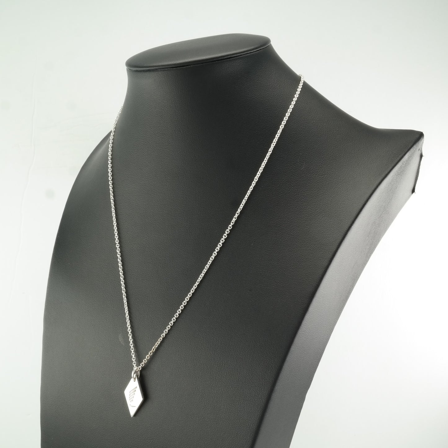 Vintage Tiffany & Co. Olympic Sterling Silver Nike Women's 15K Toronto 2015 Necklace N2090