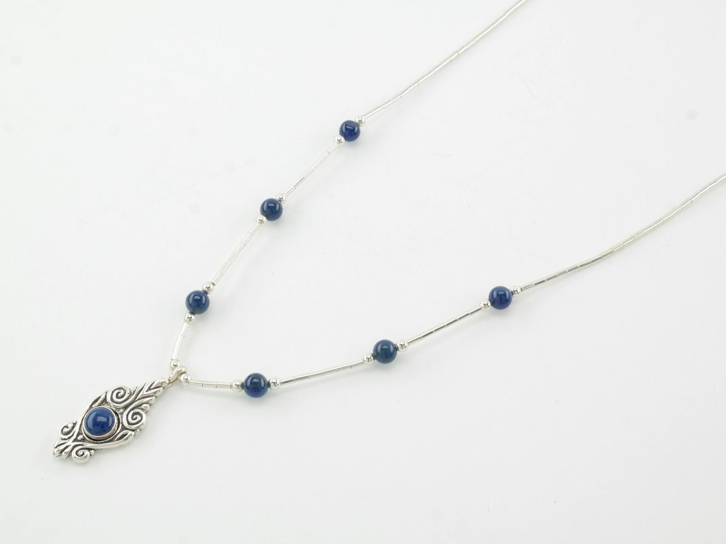 Vintage Southwest Sterling Silver Blue Lapis Lazuli Beaded Necklace