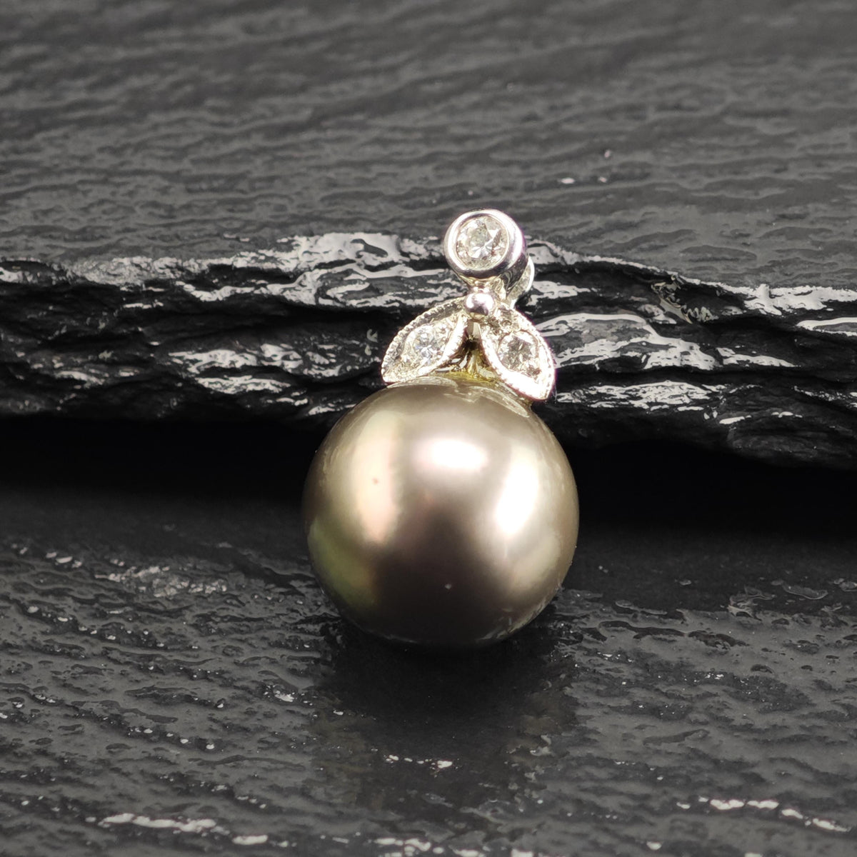 11mm Tahitian Pearl Diamond, 14K White Gold Pendant P3110