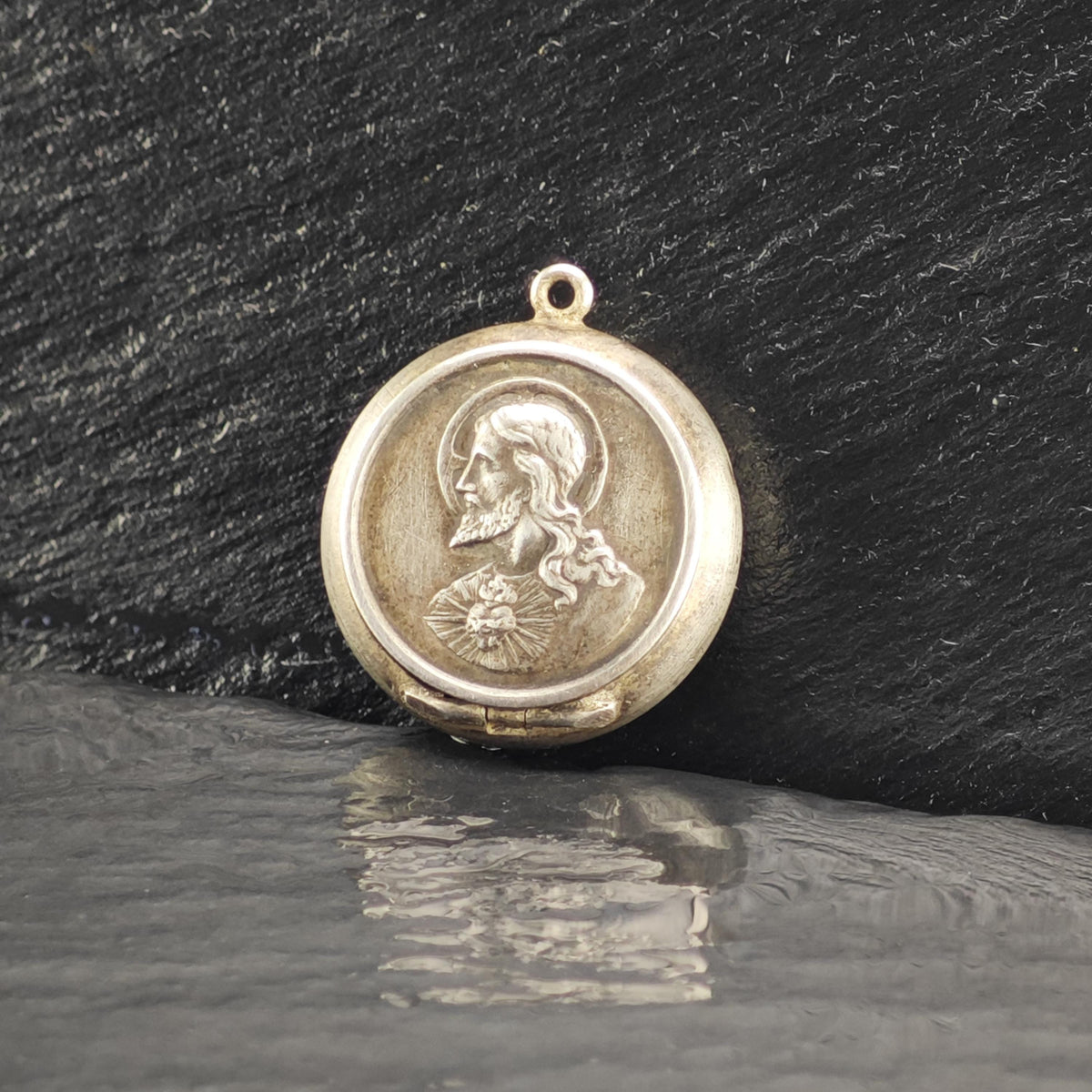 Vintage Repousse Jesus Rosary Case Pendant Sterling Silver MISC0421