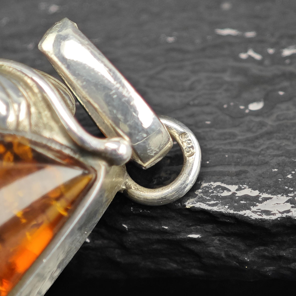 Amber Leaf Detailing Sterling Silver Pendant P3088