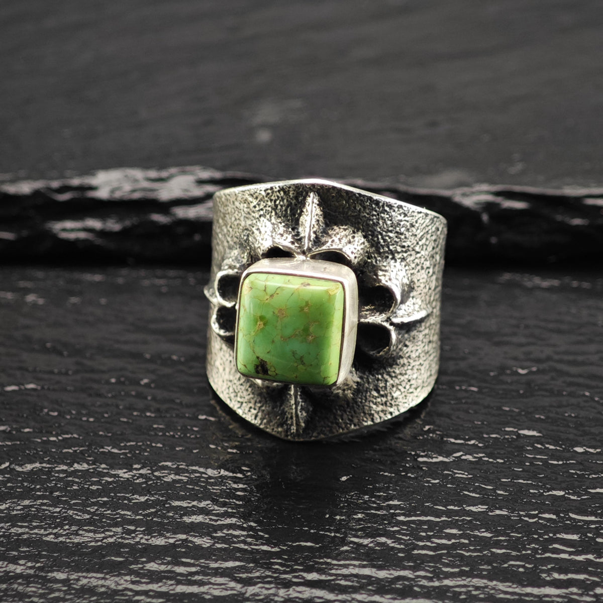 Kevin Yazzie Native American Green Turquoise Tufa Cast Sterling Silver Ring Sz 8 1/2 R6847