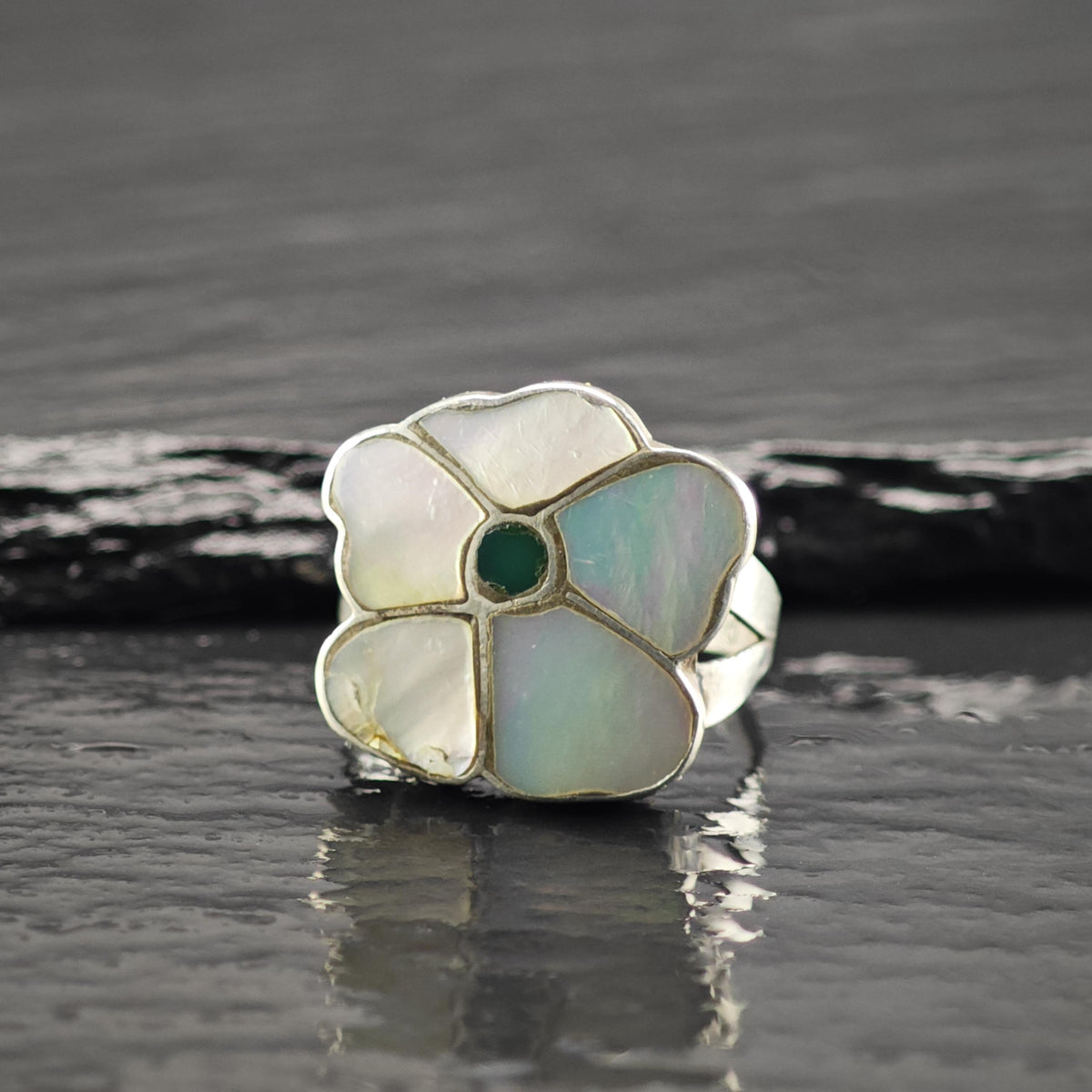 AS IS Zuni MOP Flower Sterling Silver Ring Sz 7 1/4 R6842