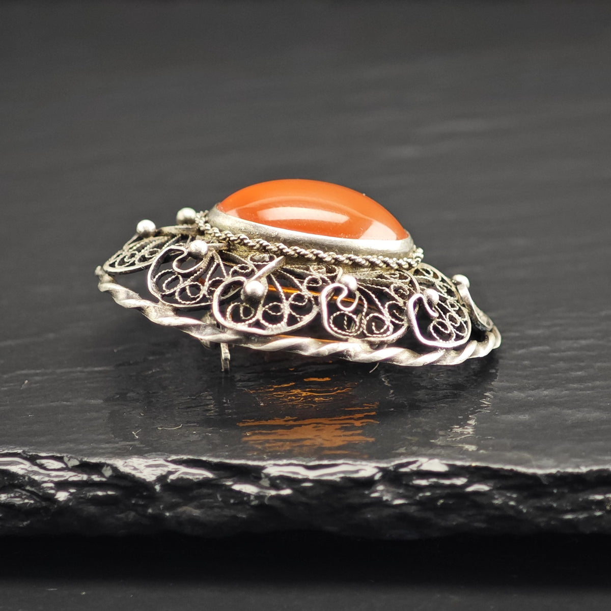 Finland 1970 Carnelian Cabochon, Filigree Sterling Silver Brooch B2264