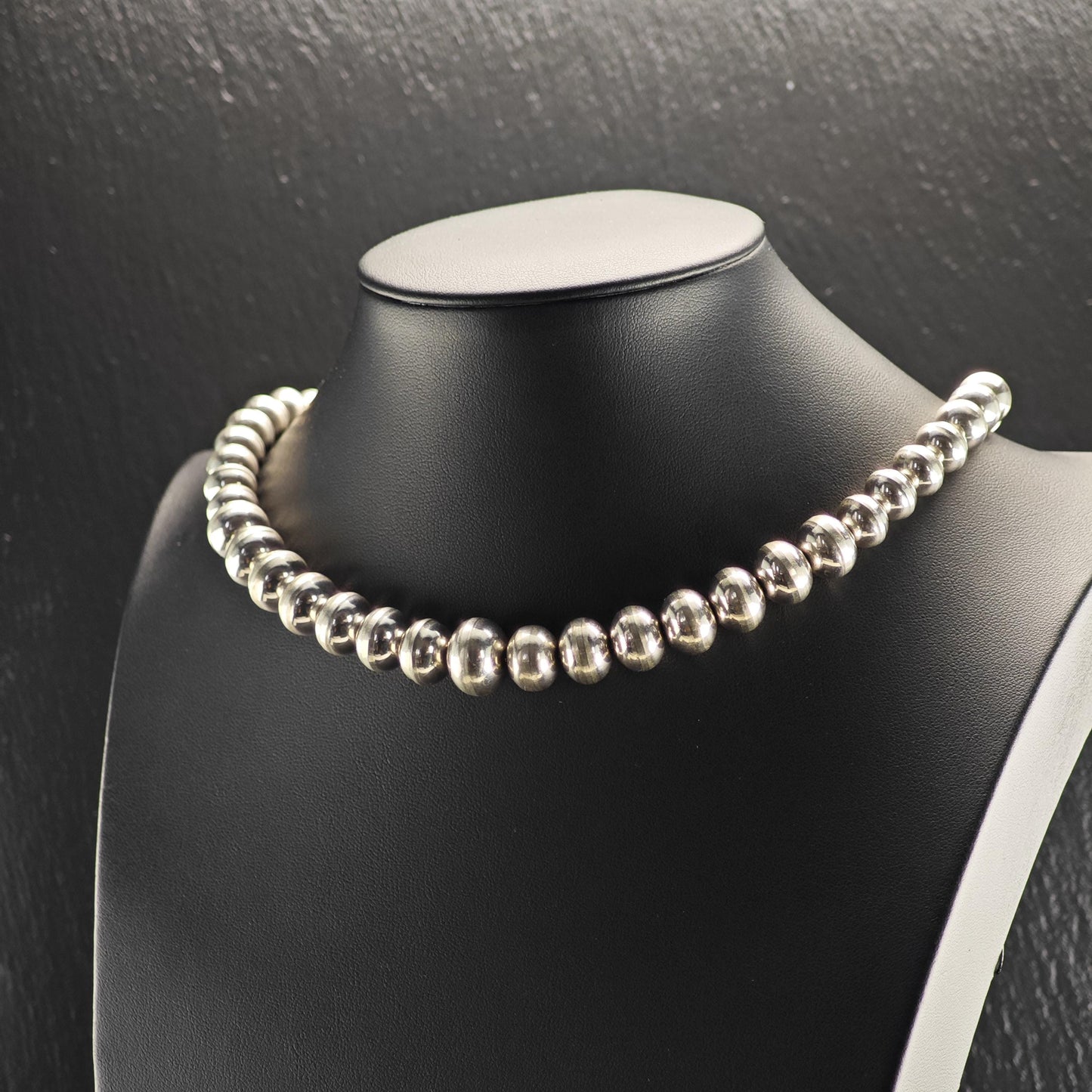 Vintage Native American 8-14mm Graduated Bench Sterling Silver Beaded Necklace N2770