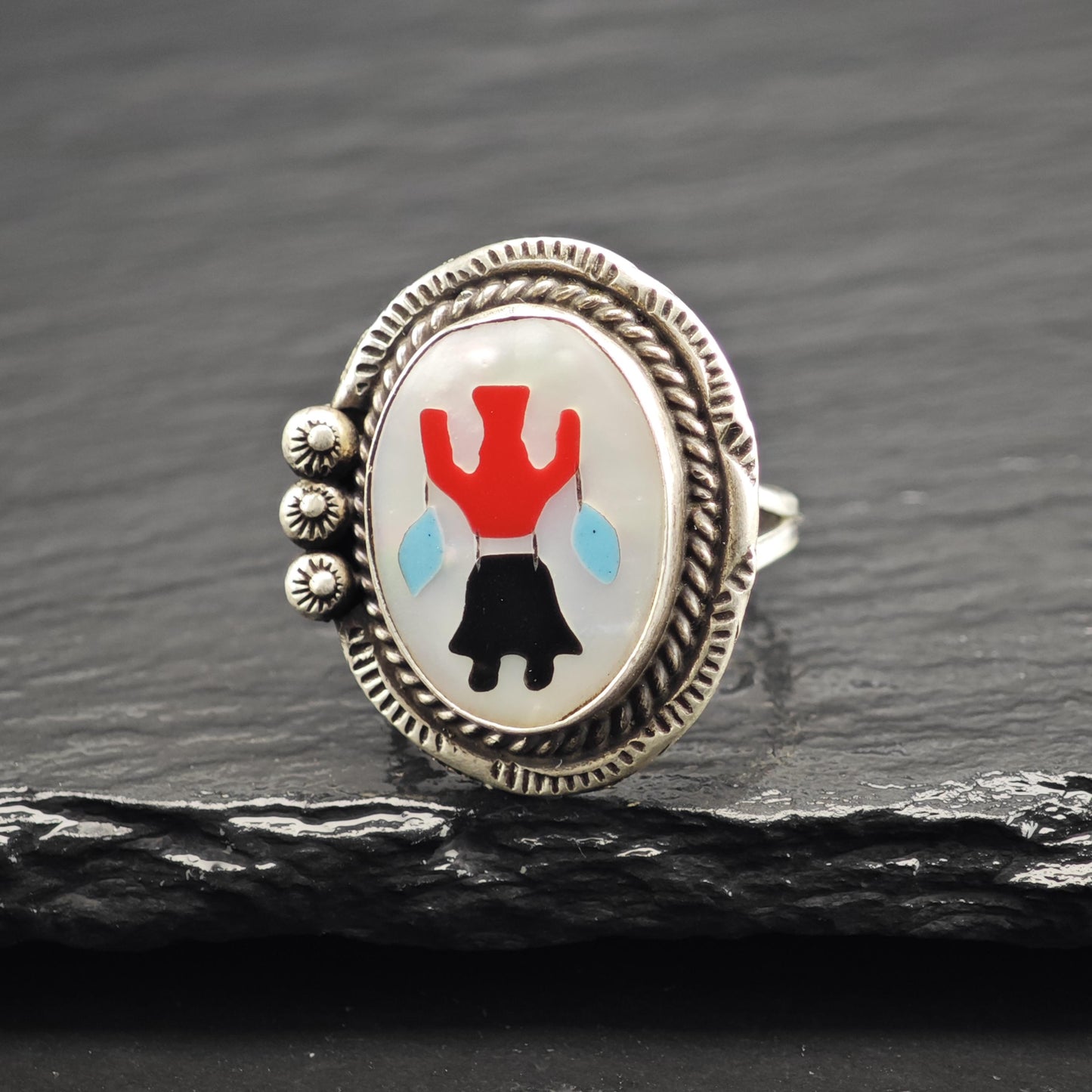 Vintage Native American Mother of Pearl Inlay Dancer Sterling Silver Ring Sz 7 R6647