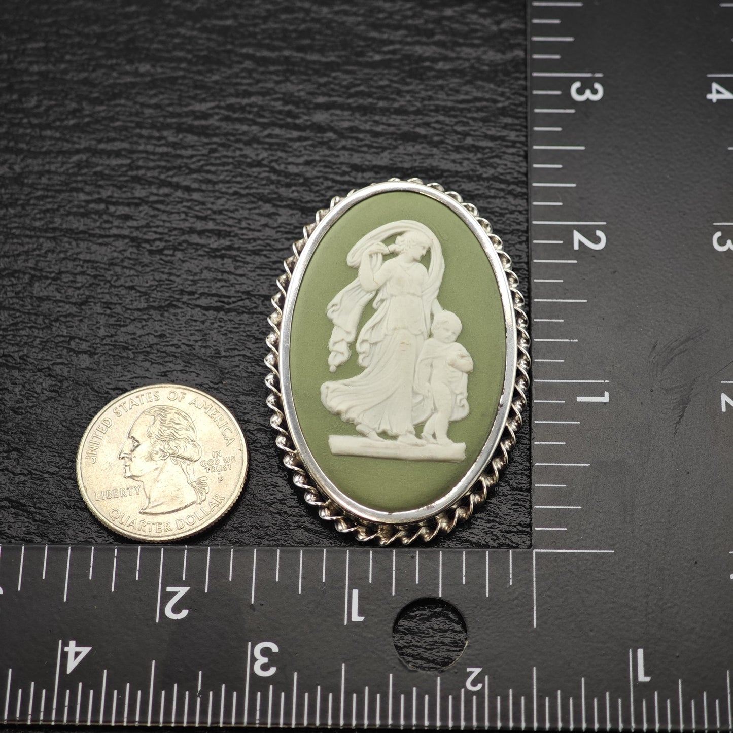 Wedgwood Jasperware 1956 Green Cameo Brooch/Pendant Sterling Silver P2786