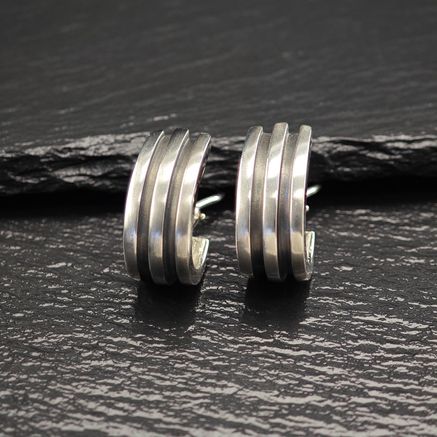 Tiffany Atlas 1995, Incise Omega Back Earrings Sterling Silver