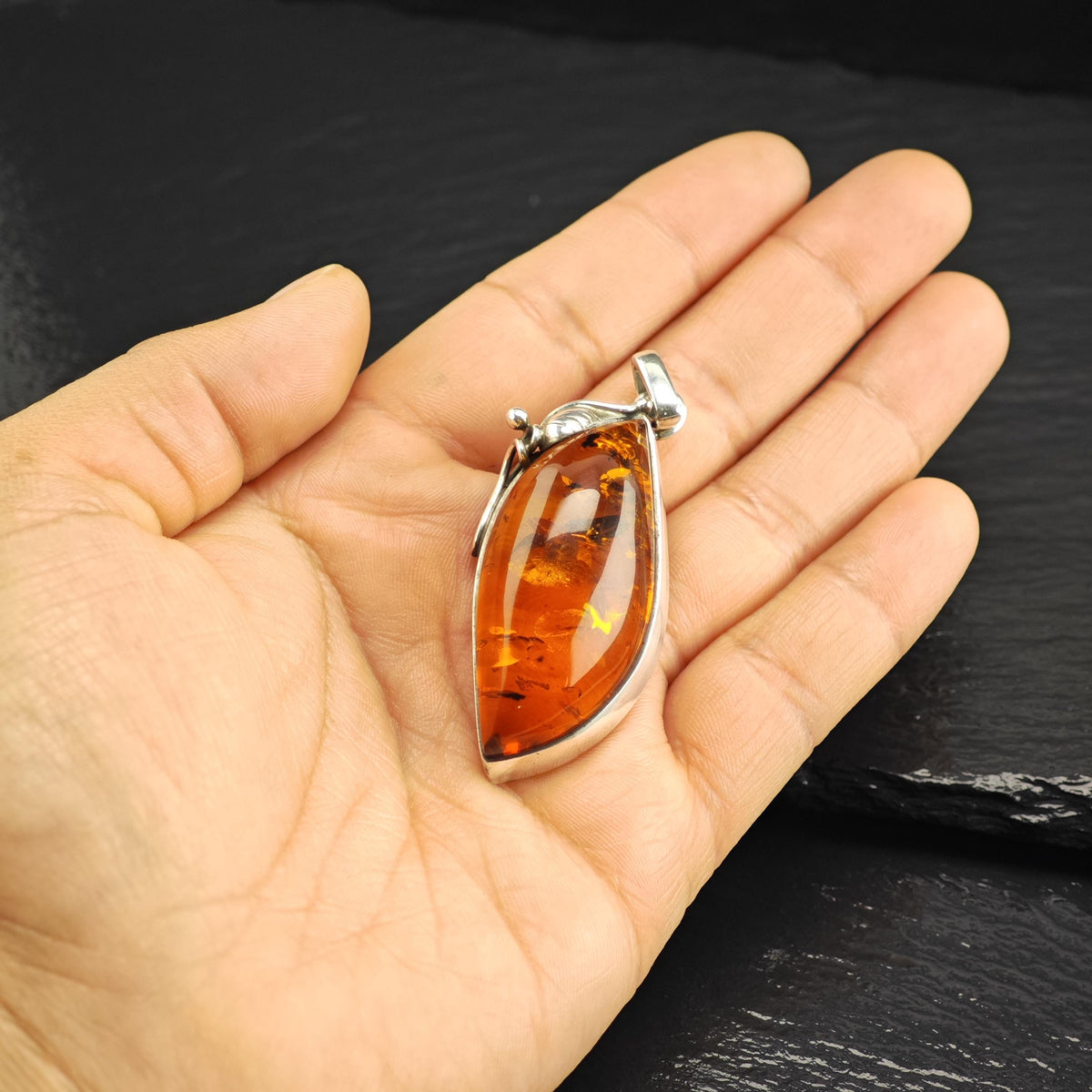 Amber Leaf Detailing Sterling Silver Pendant P3088