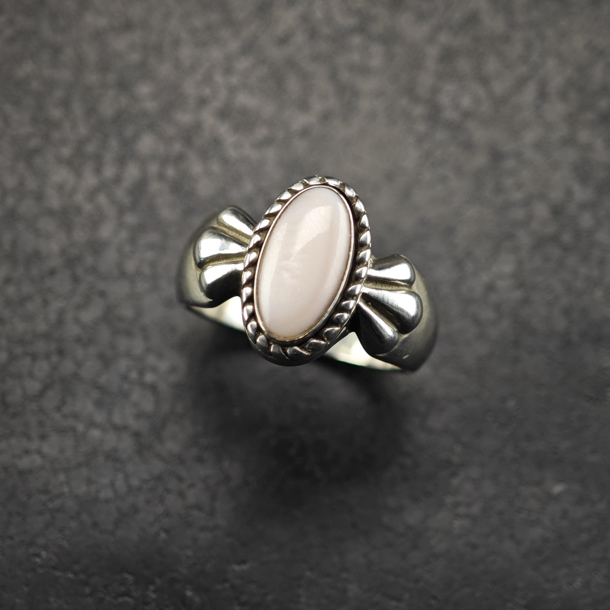Vintage Relios MOP Sterling Silver Ring Sz 8 R6844