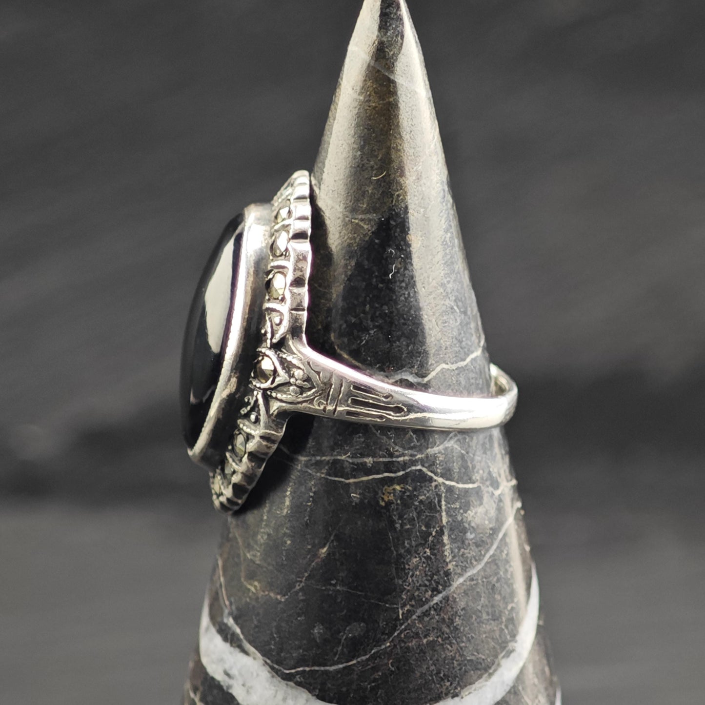 Art Deco Uncas Onyx Sterling Silver Ring Sz 5 1/2 R6713Dor