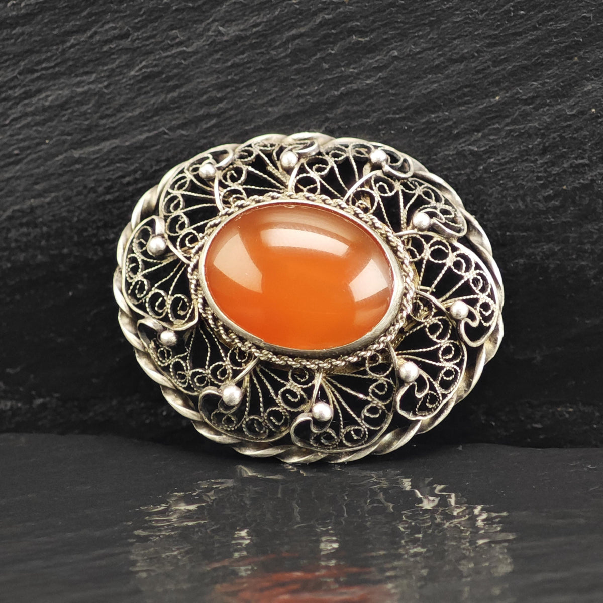 Finland 1970 Carnelian Cabochon, Filigree Sterling Silver Brooch B2264