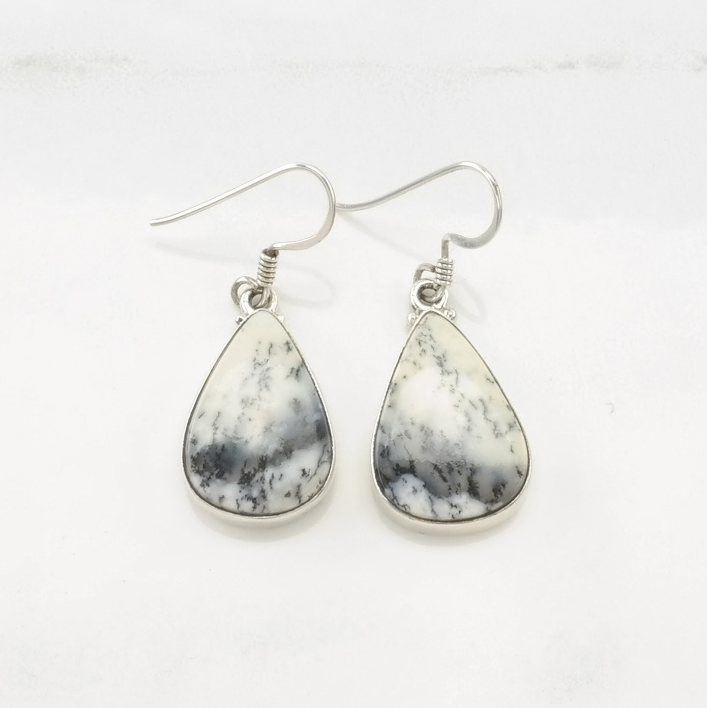 Vintage Sterling Silver Fish Hook Earrings Black, White Agate Teardrop