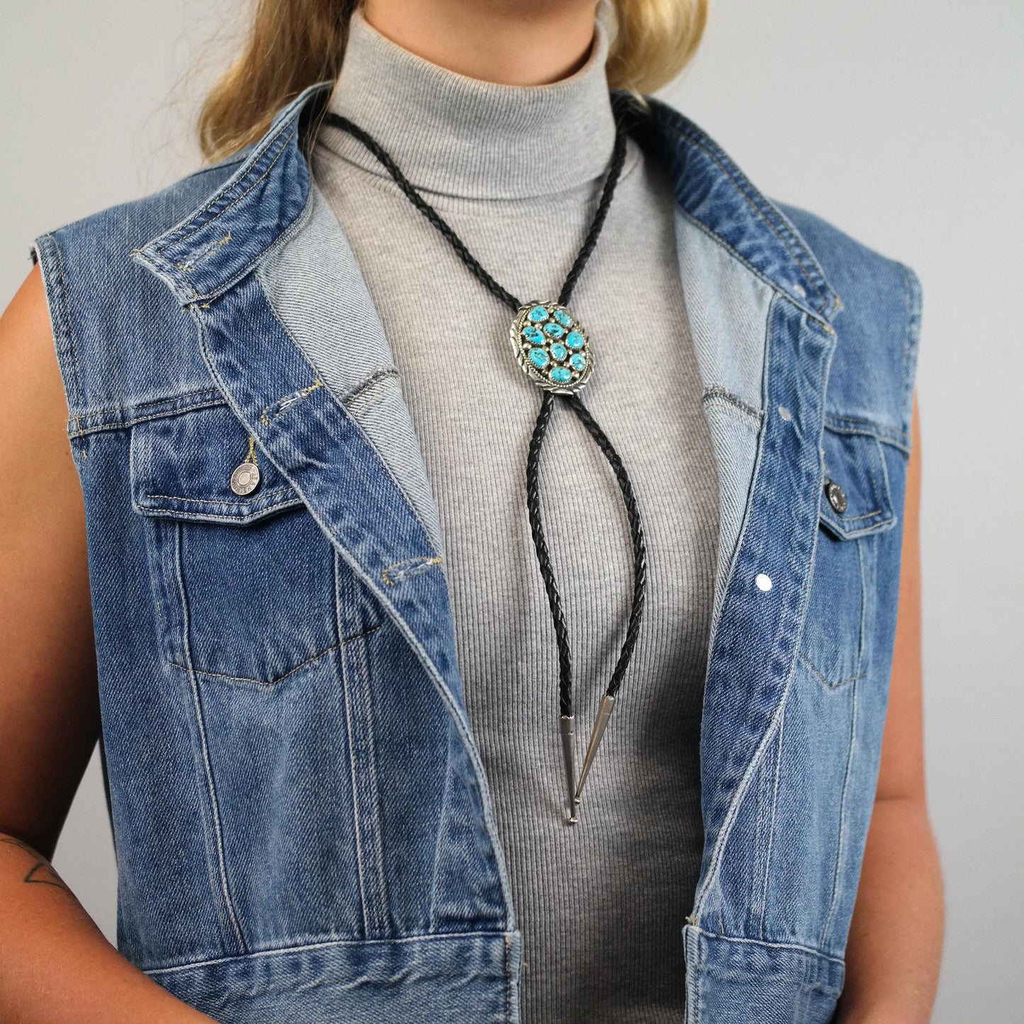 Vintage Native American Sterling Silver Sleeping Beauty Turquoise Cluster Bolo Tie Necklace N2746