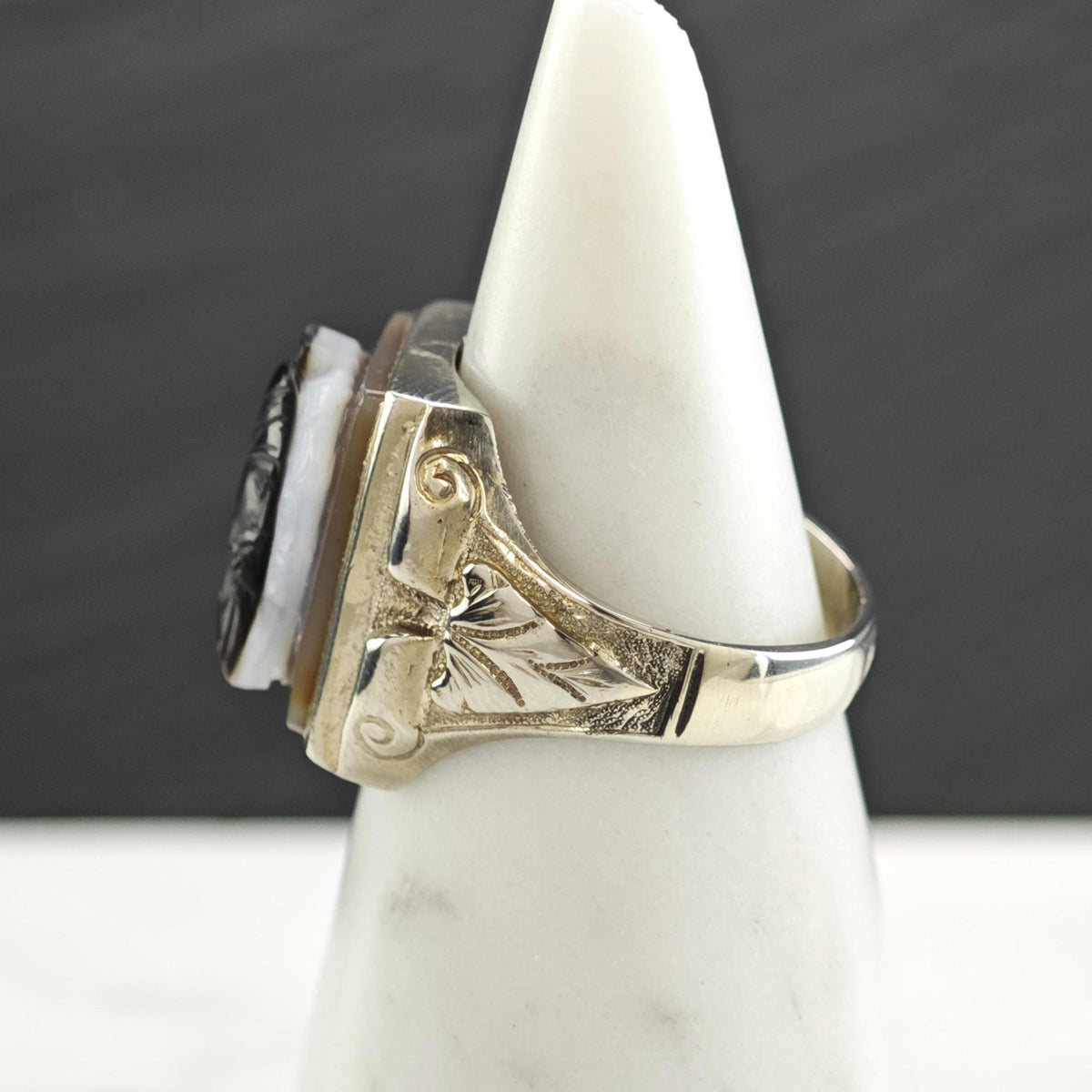 Art Deco Warrior Cameo 10K White Gold Ring Sz 9 R6782