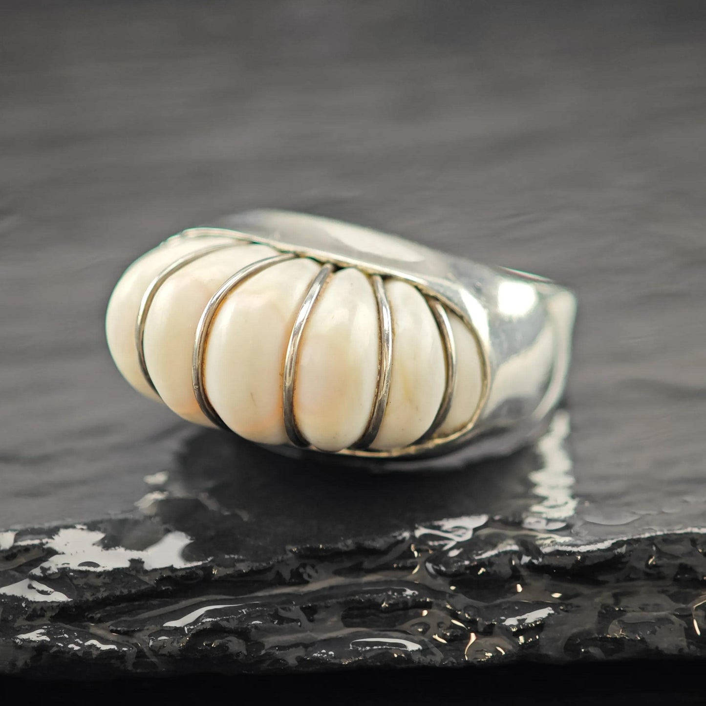 Sterling Silver Ring: Mexico Oyster Shell - Vintage Style Size 7 1/2