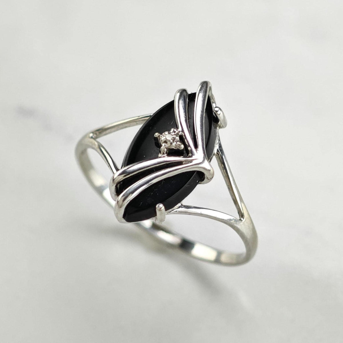 Diamond & Onyx 10K White Gold Ring Sz 8 1/2 R6774