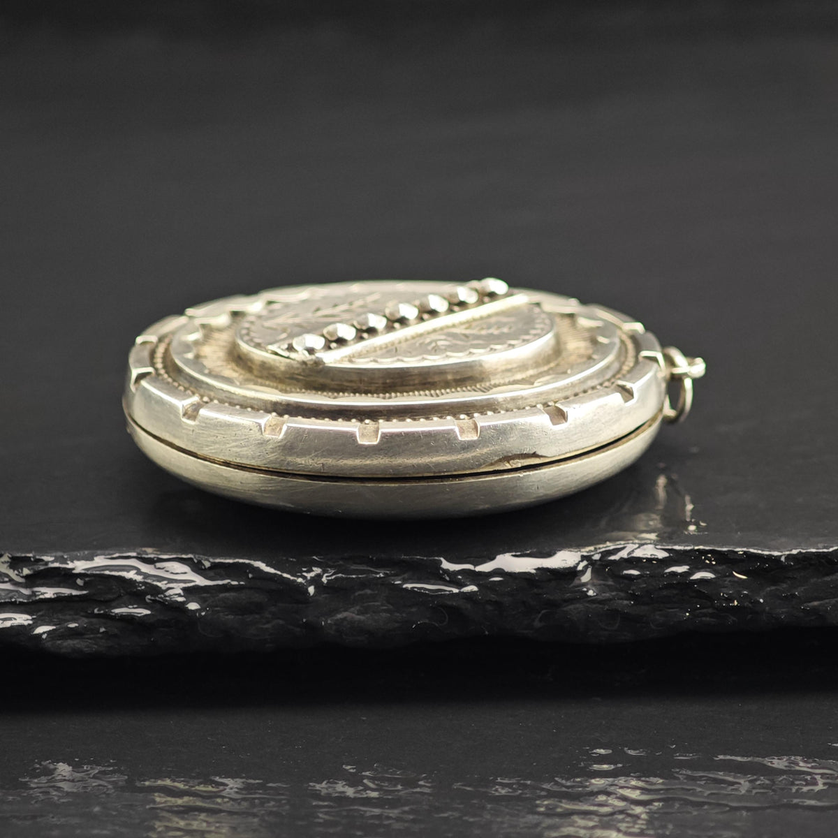 1882 Victorian Memorial Sterling Silver Locket Pendant P3097