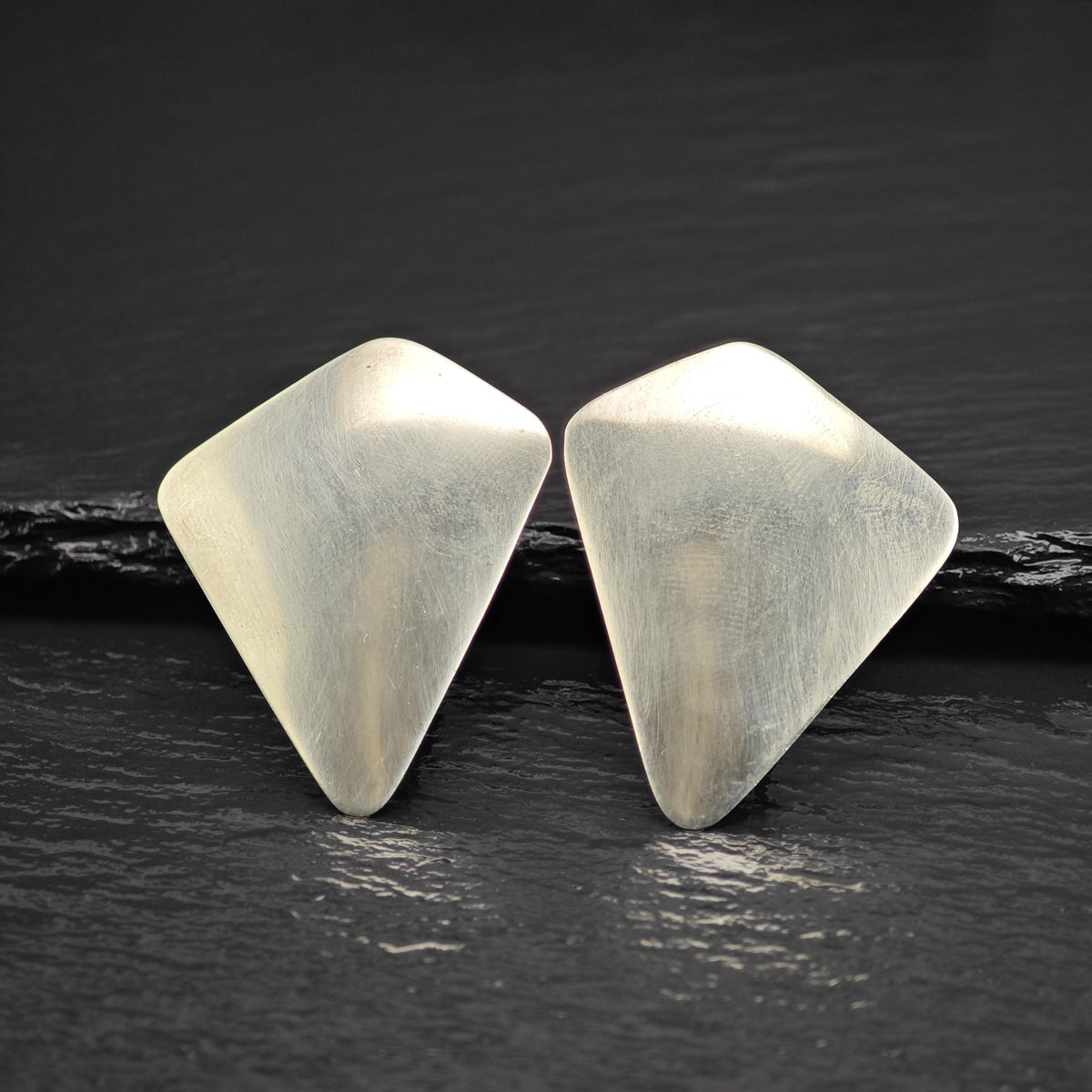 Vintage Native American Sterling Silver Clip On Earrings ER3202